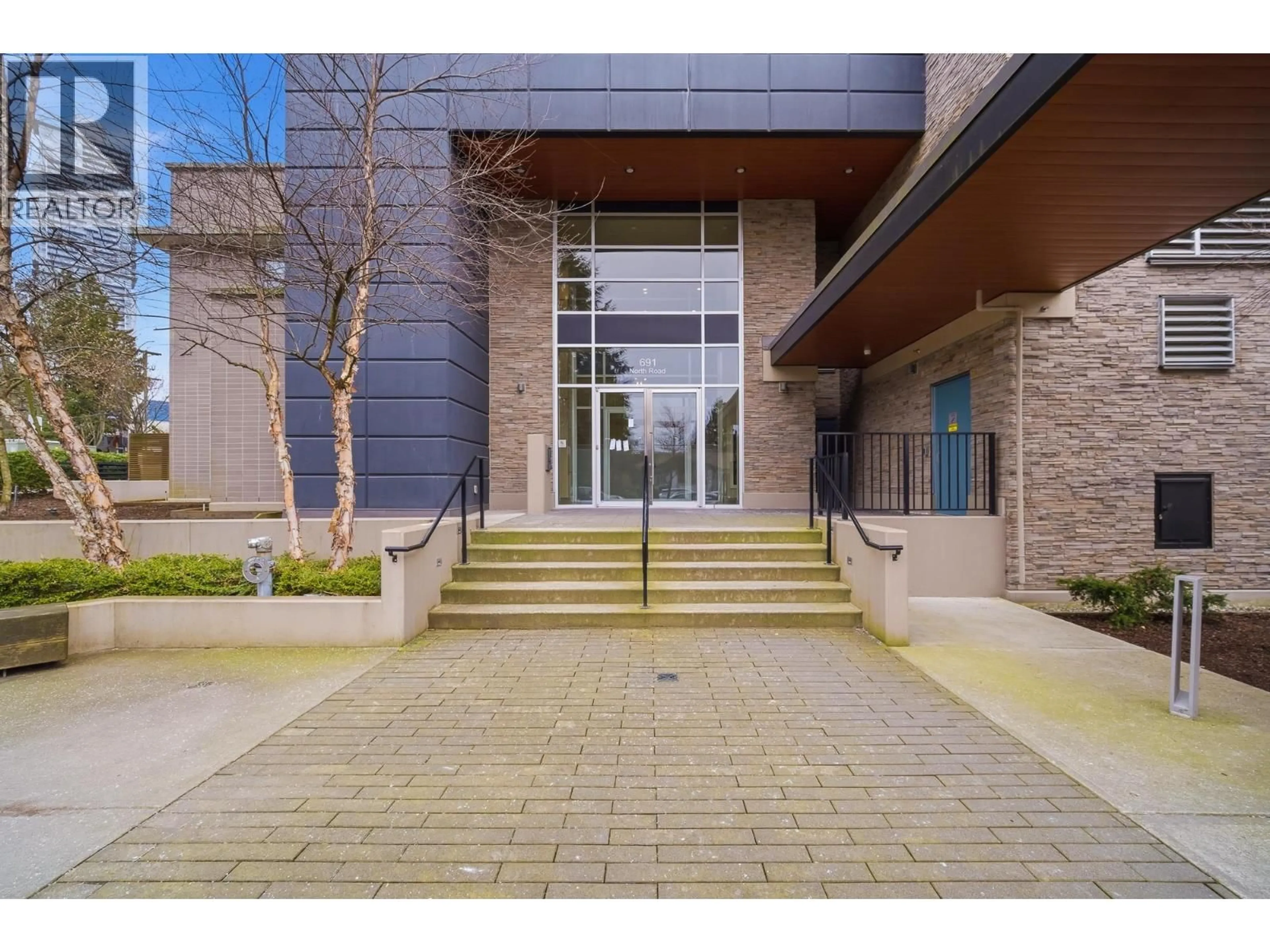 Indoor foyer for 2005 - 691 NORTH ROAD, Coquitlam British Columbia V3J0H9
