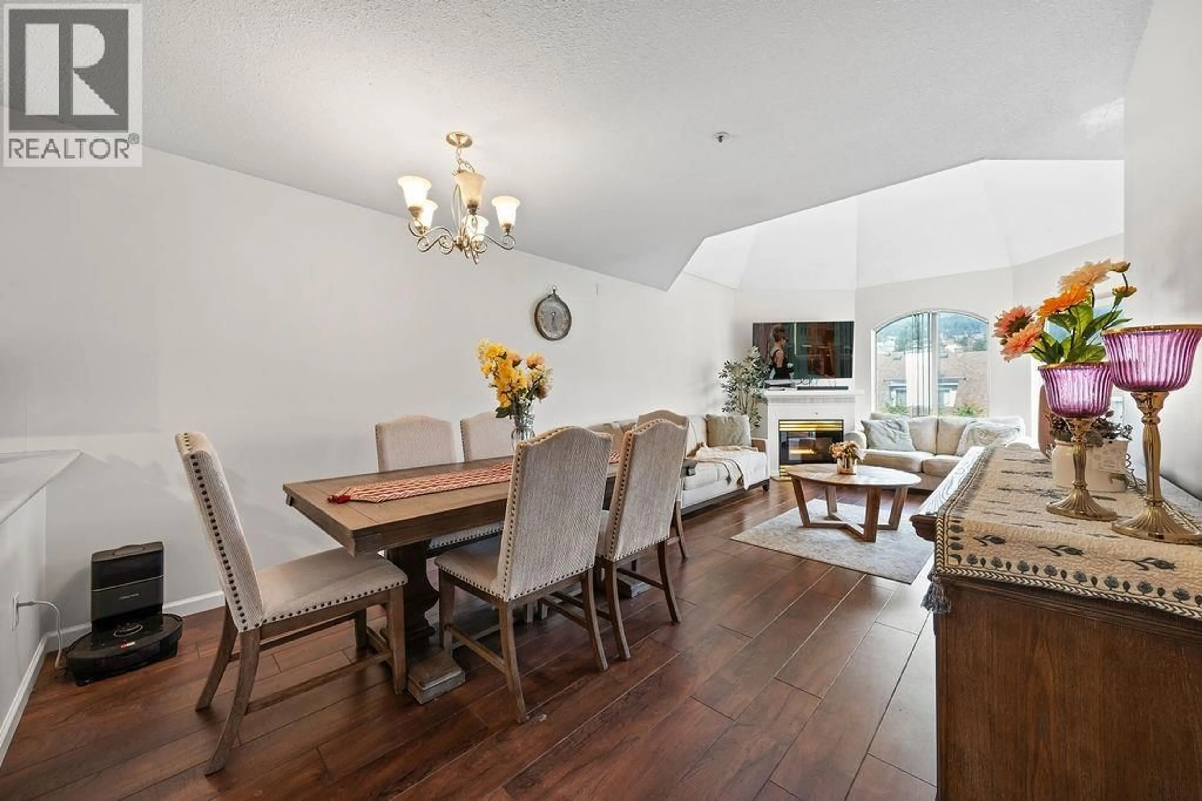 Dining room, wood/laminate floor for 413 - 1220 LASALLE PLACE, Coquitlam British Columbia V3B7L6