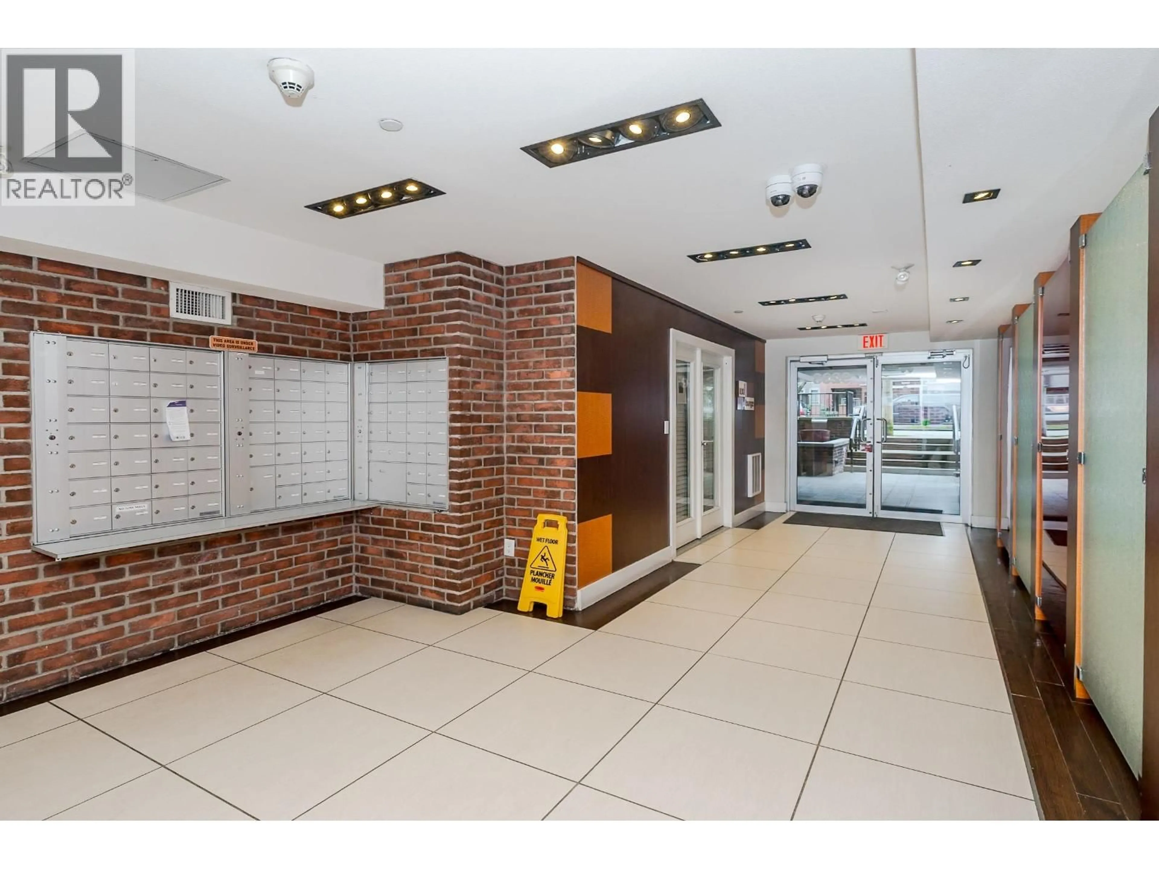 Indoor foyer for 409 - 9233 FERNDALE ROAD, Richmond British Columbia V6Y0B8