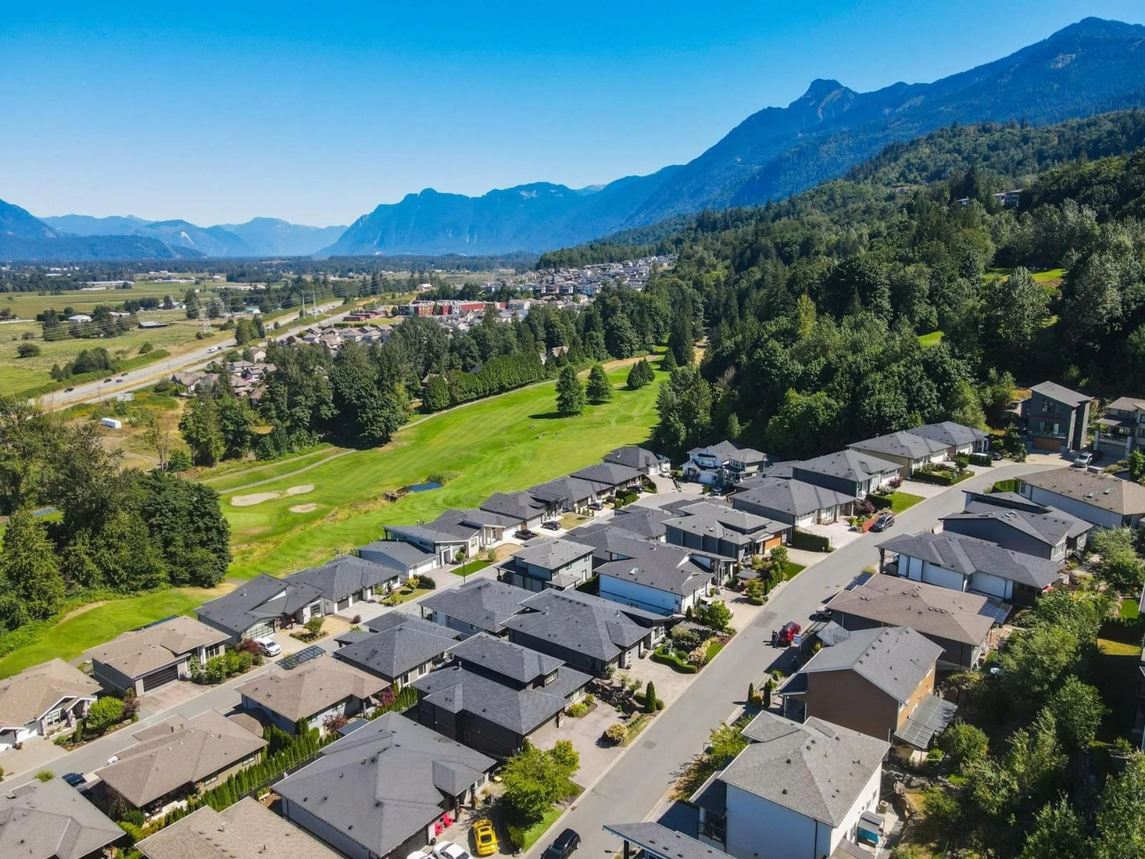 A pic from outside/outdoor area/front of a property/back of a property/a pic from drone, mountain view for 50 - 50778 LEDGESTONE PLACE, Chilliwack British Columbia V2P0E7