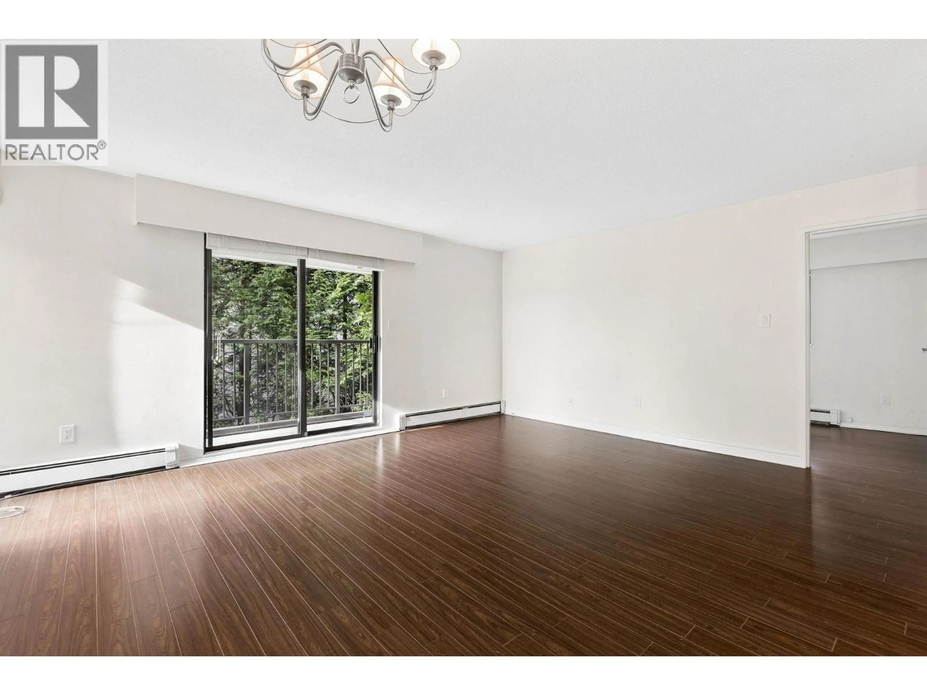 A pic of a room for 203 - 330 1ST STREET, North Vancouver British Columbia V7L1B5