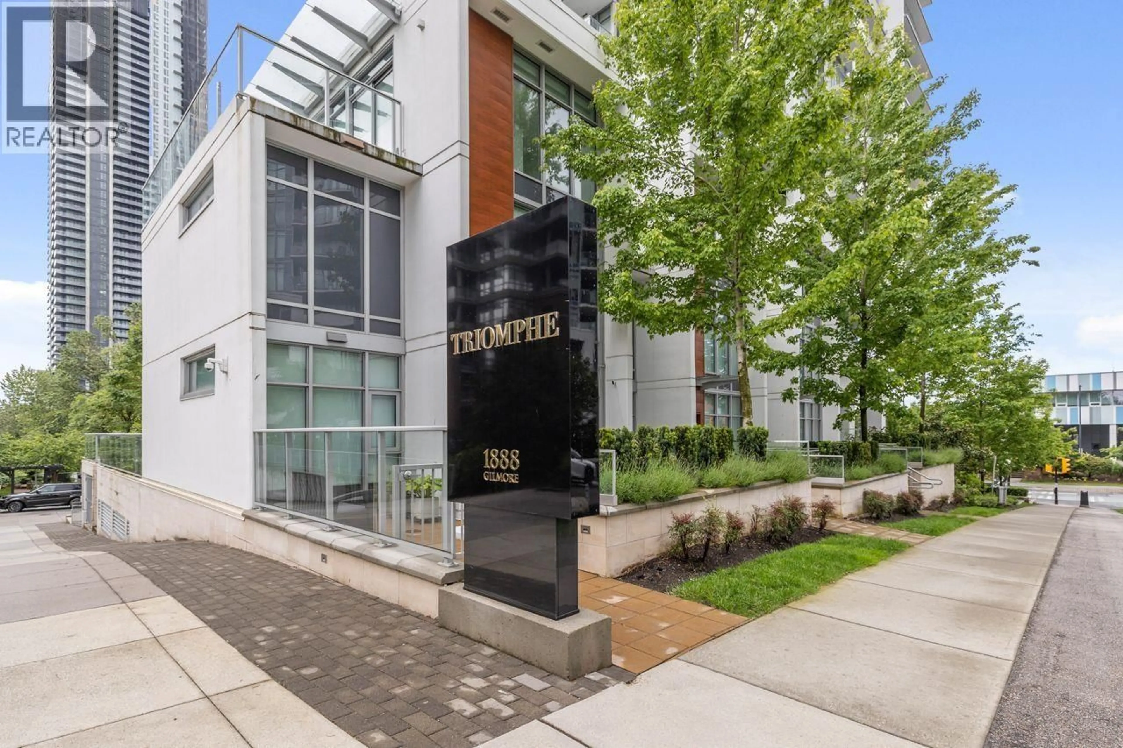 Indoor foyer for 1106 - 1888 GILMORE AVENUE, Burnaby British Columbia V5C0L2