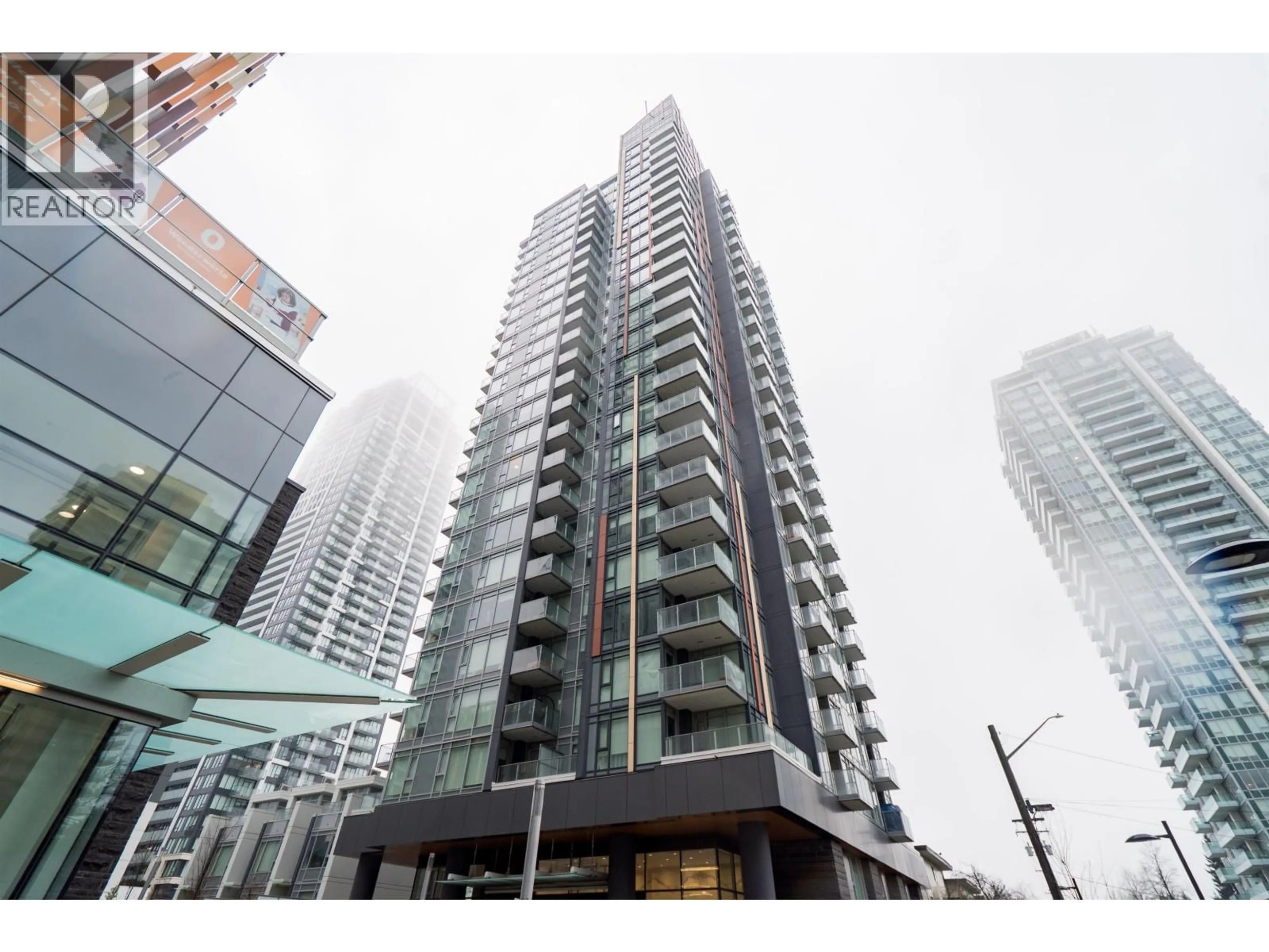 Indoor foyer for 1608 - 6398 SILVER AVENUE, Burnaby British Columbia V5H0K7