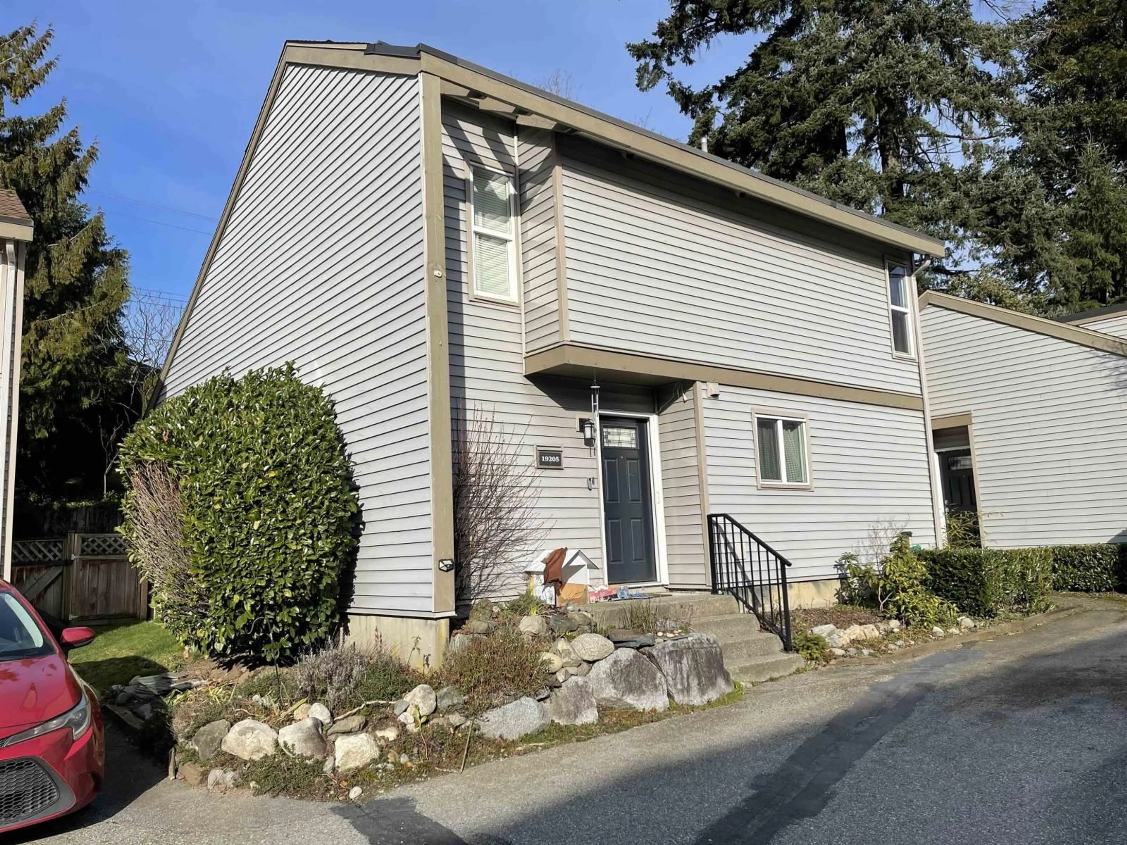 Unknown for 19205 FAIRWAY DRIVE, Surrey British Columbia V3S5M8