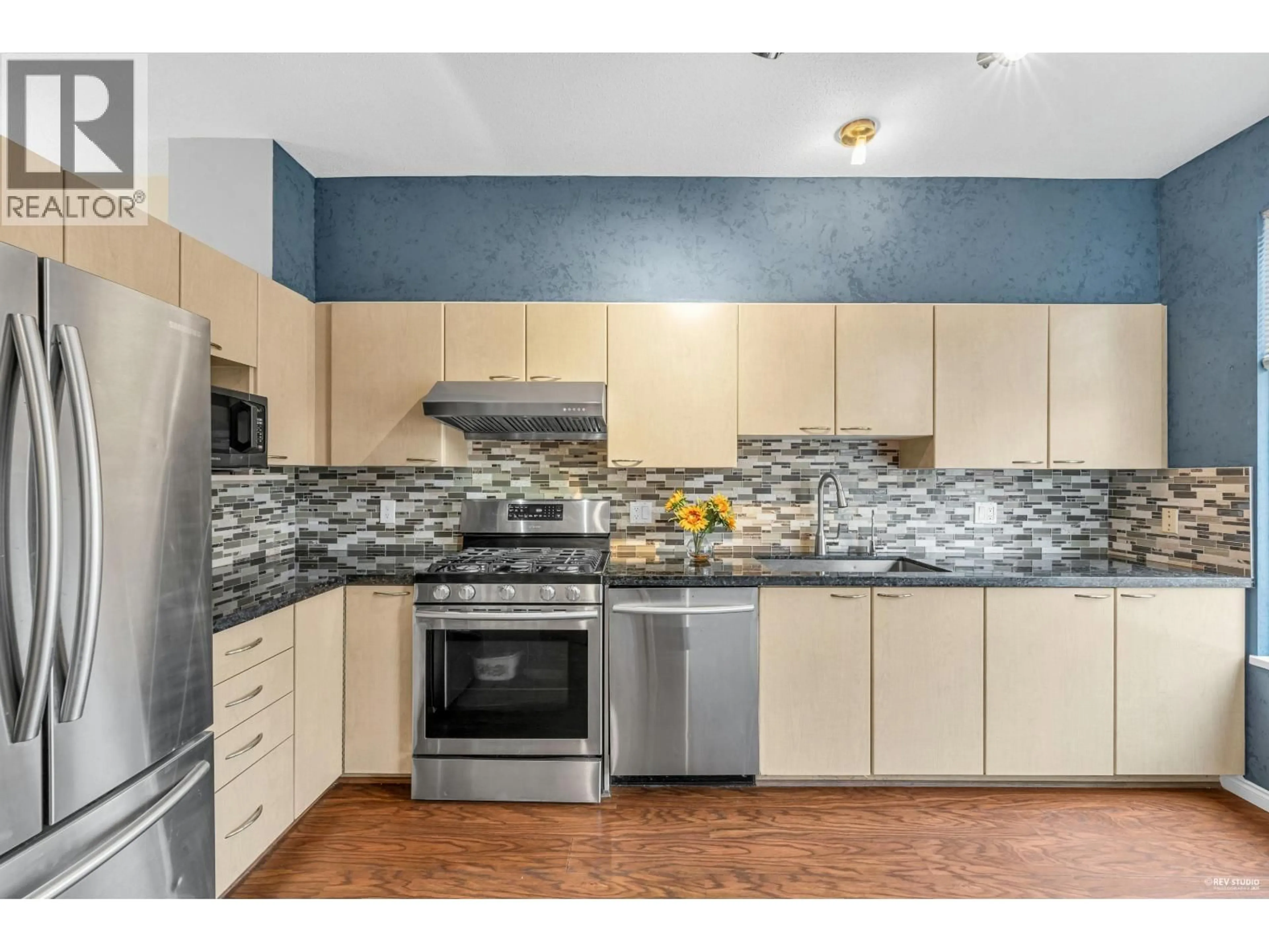 Open concept kitchen, unknown for 88 - 3711 ROBSON COURT, Richmond British Columbia V7C5T8