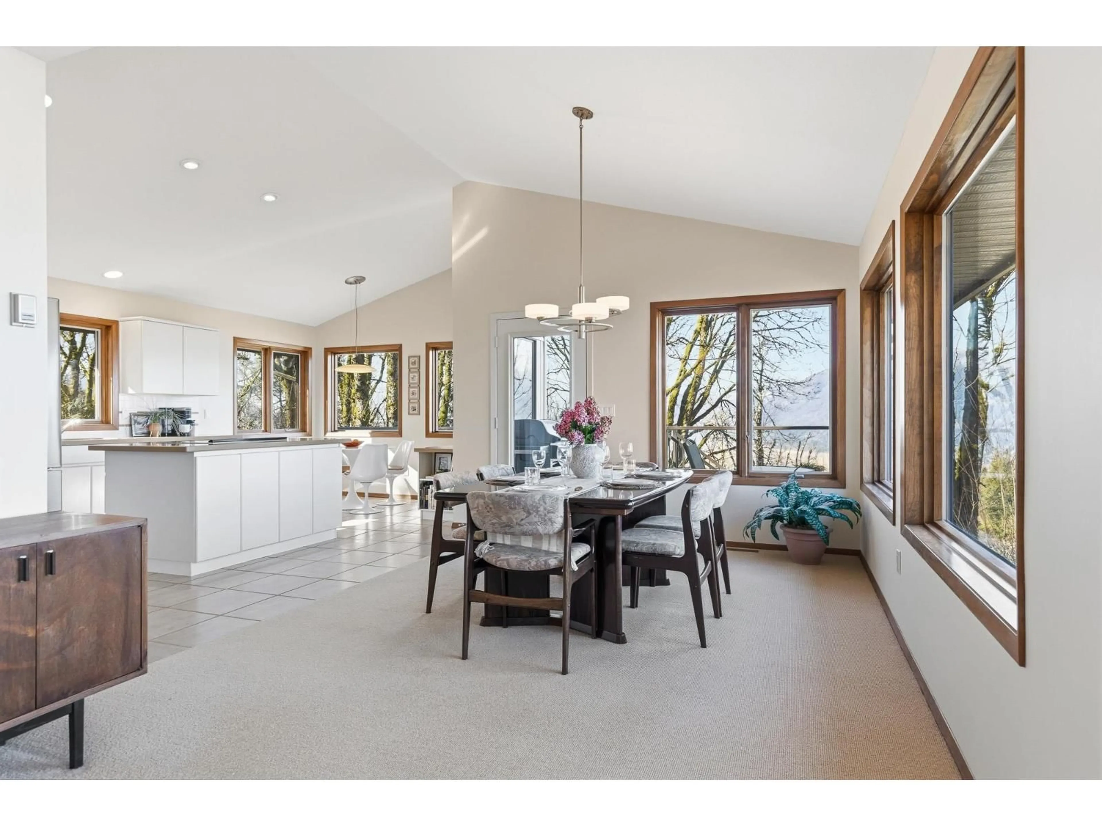 Open concept kitchen, unknown for 43595 BRACKEN DRIVE, Chilliwack British Columbia V2R4A3