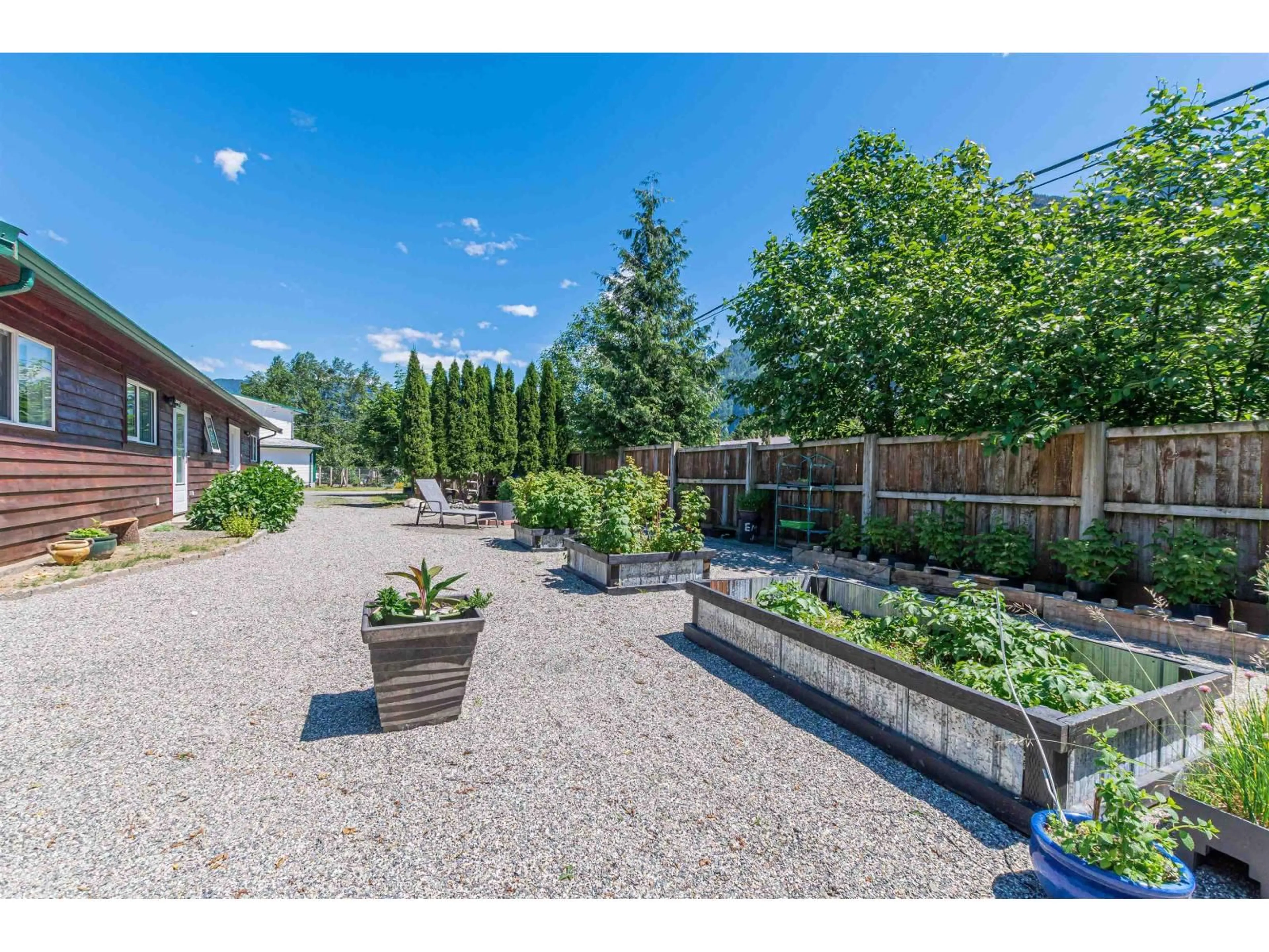 Patio, street for 58465 LAIDLAW ROAD, Laidlaw British Columbia V0X1L2