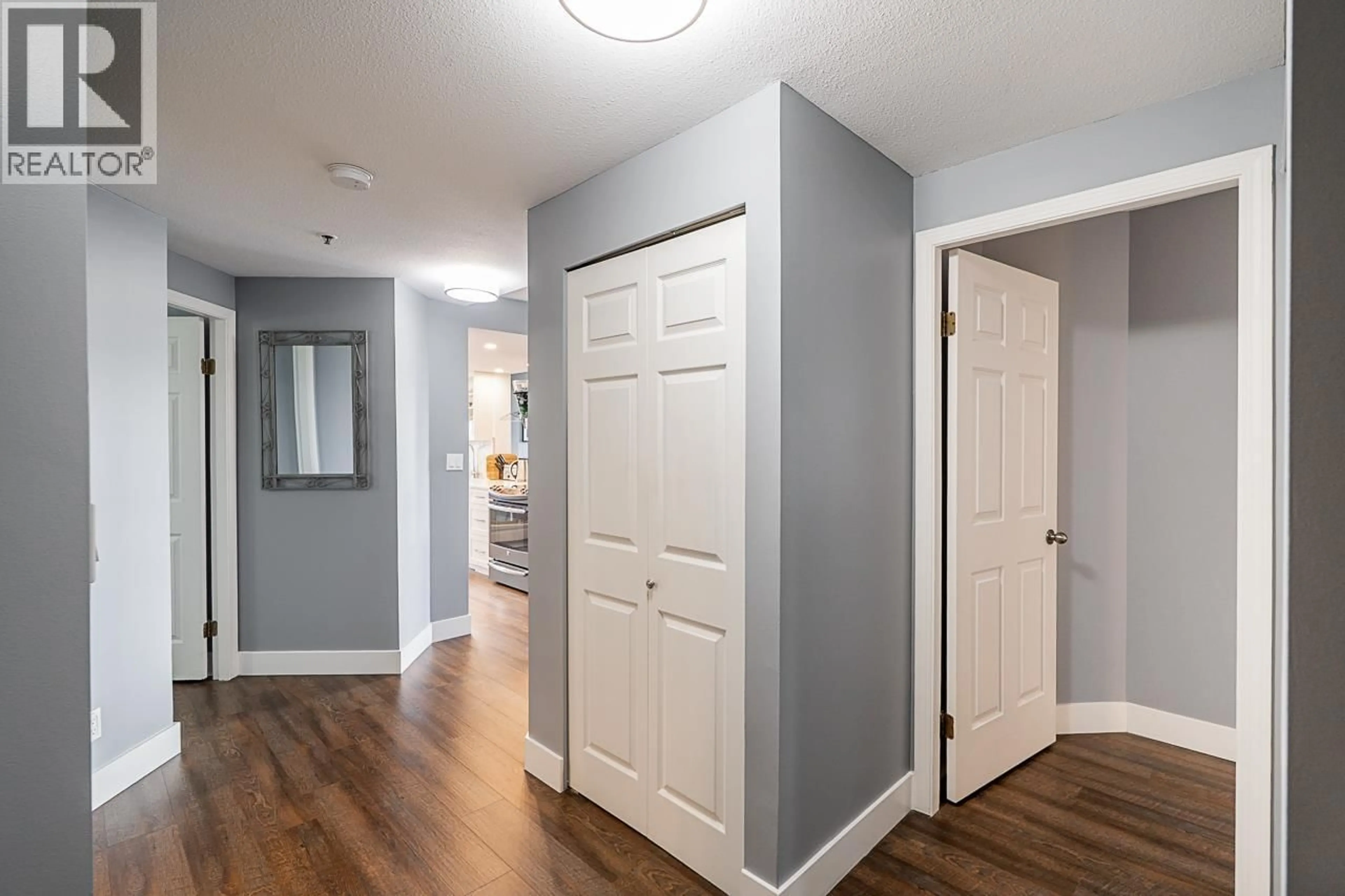 Indoor entryway for 402 - 728 FARROW STREET, Coquitlam British Columbia V3J3S6