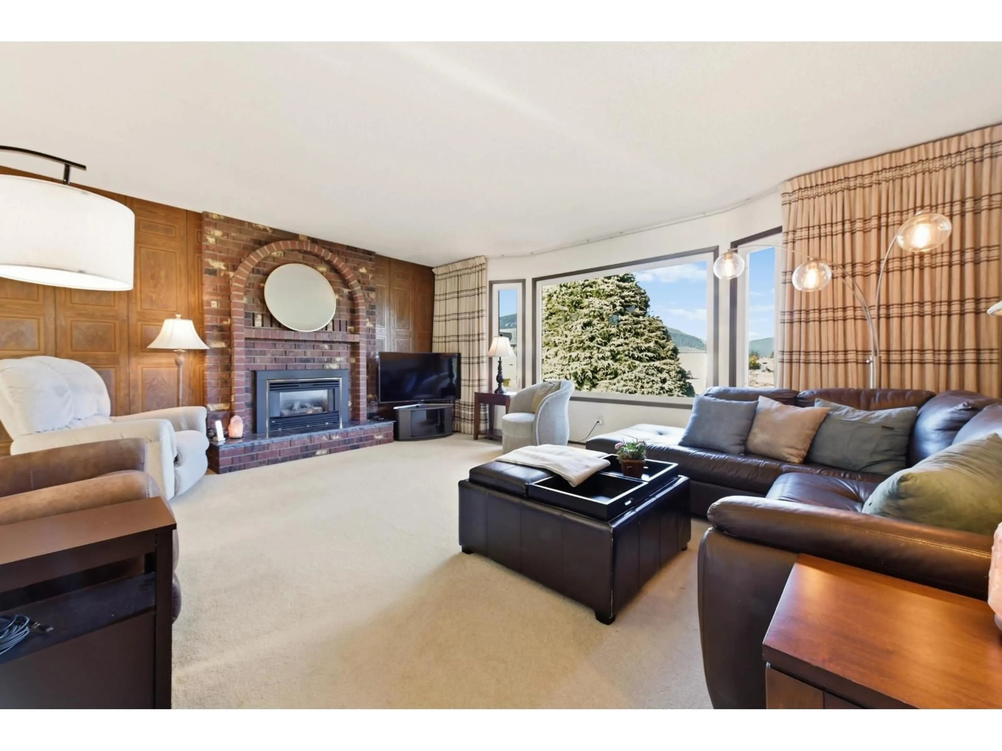 Living room with furniture, unknown for 46464 BRICE ROAD, Chilliwack British Columbia V2P3V5