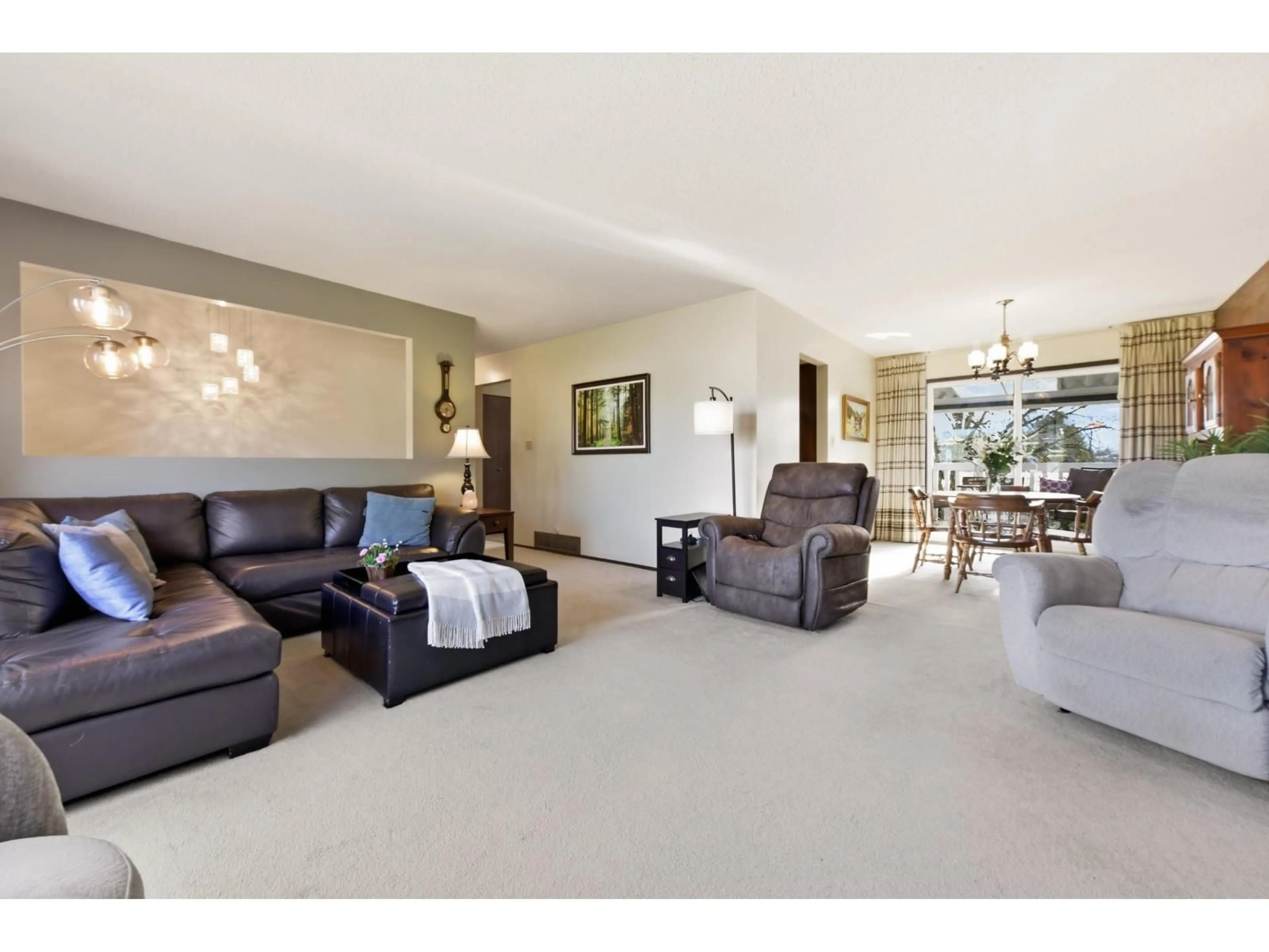 Living room with furniture, unknown for 46464 BRICE ROAD, Chilliwack British Columbia V2P3V5