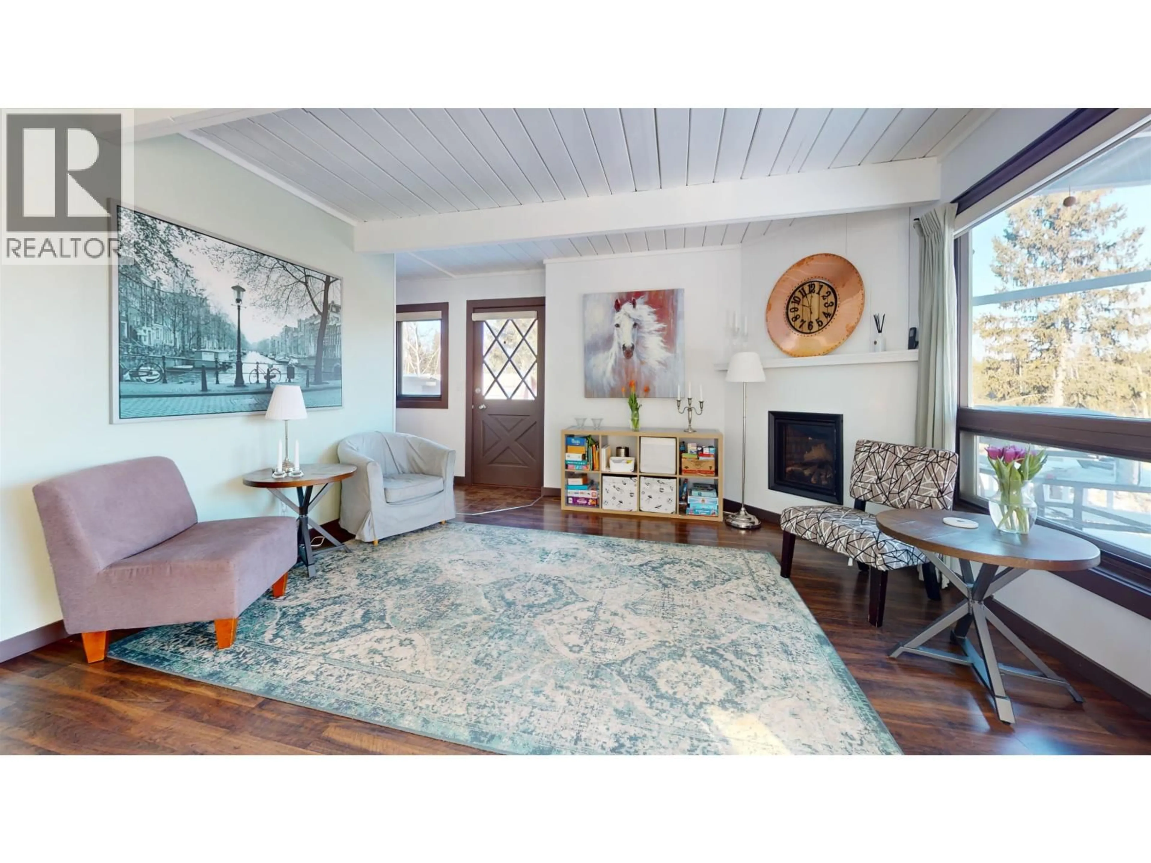 Living room with furniture, unknown for 6353 WOLFE ROAD, 100 Mile House British Columbia V0K2E3