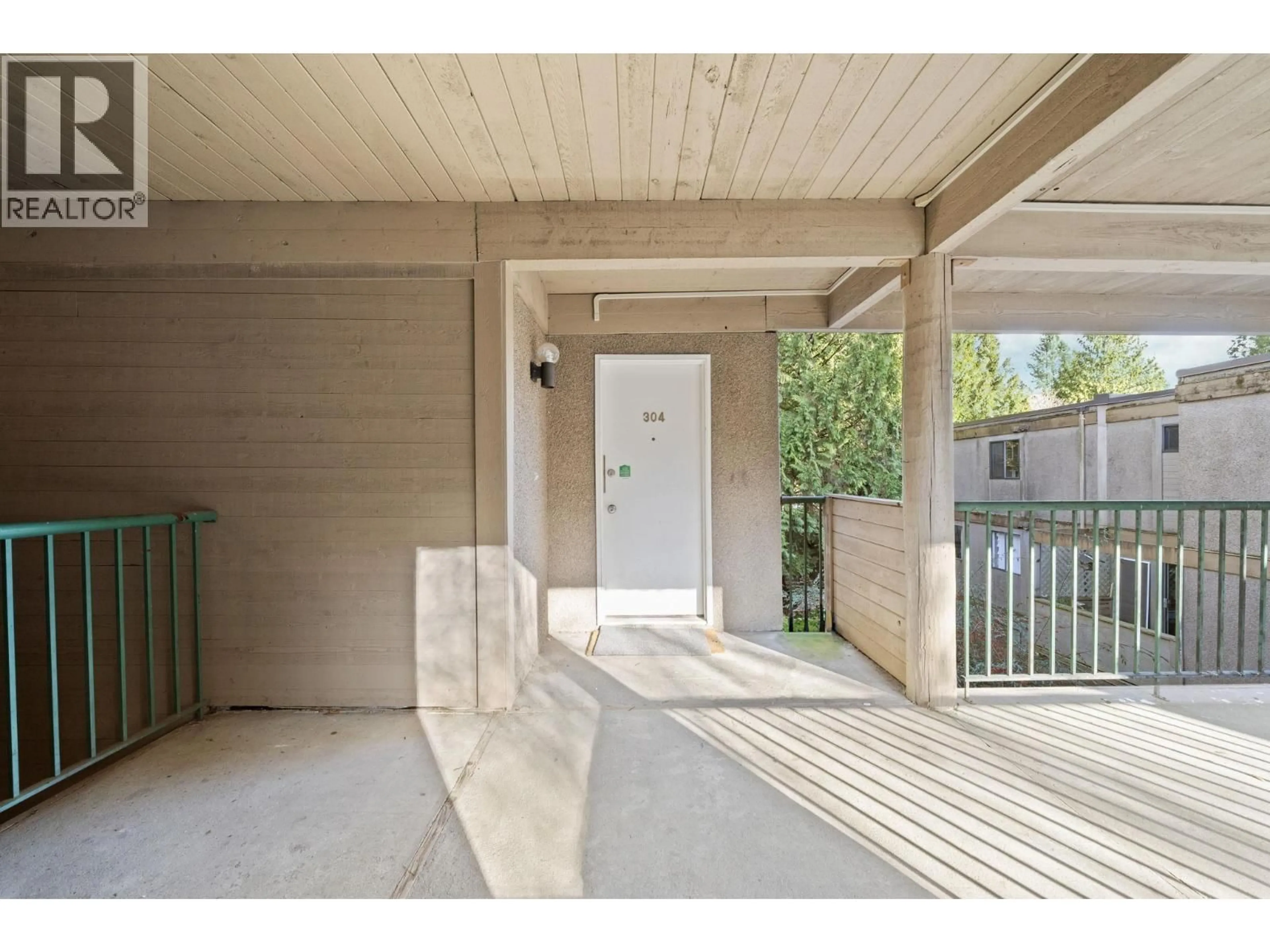 Indoor entryway for 304 - 9128 CAPELLA DRIVE, Burnaby British Columbia V3J7K3