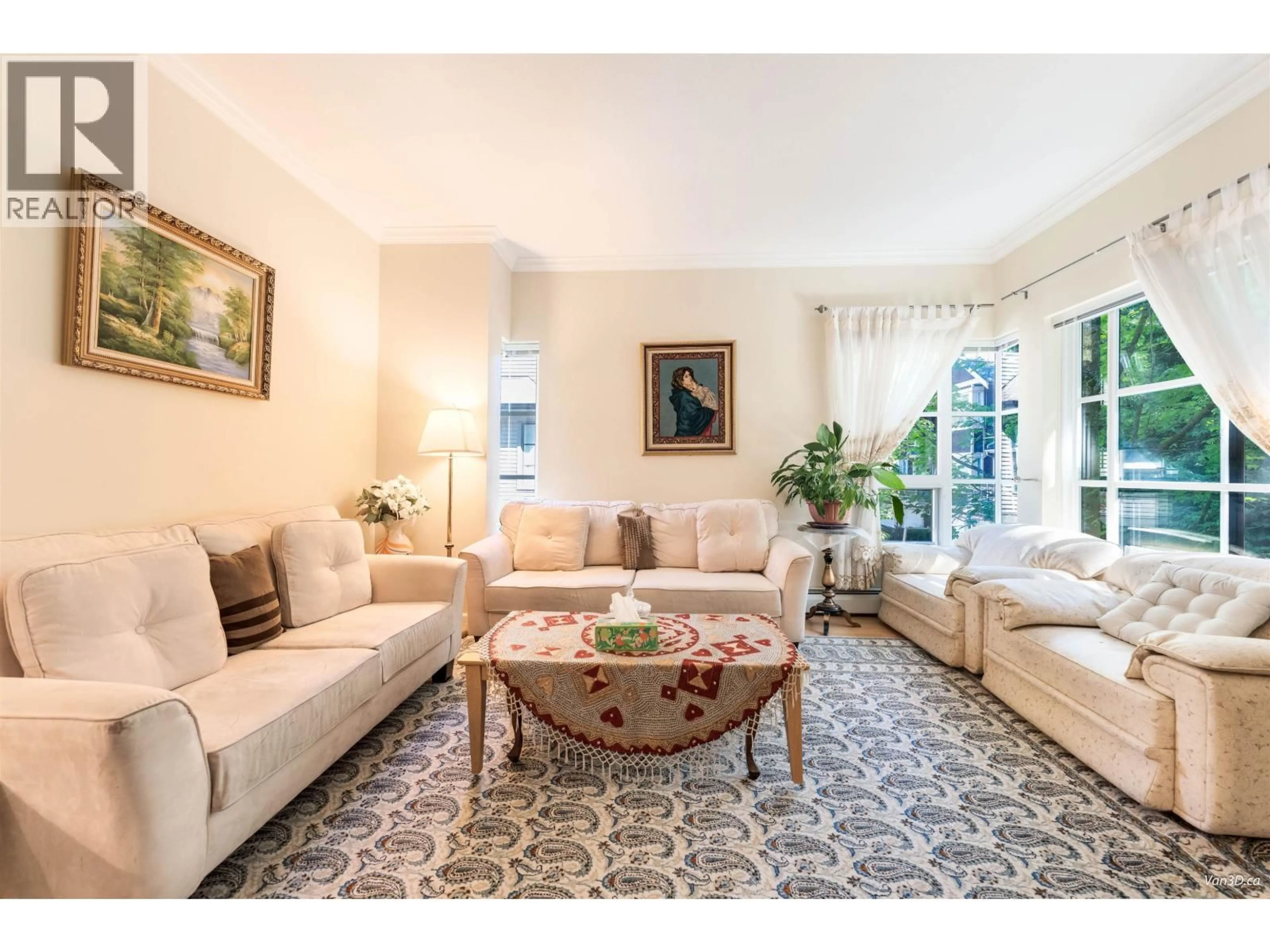 Living room with furniture, unknown for 15 - 3150 SUNNYHURST ROAD, North Vancouver British Columbia V7K2G3