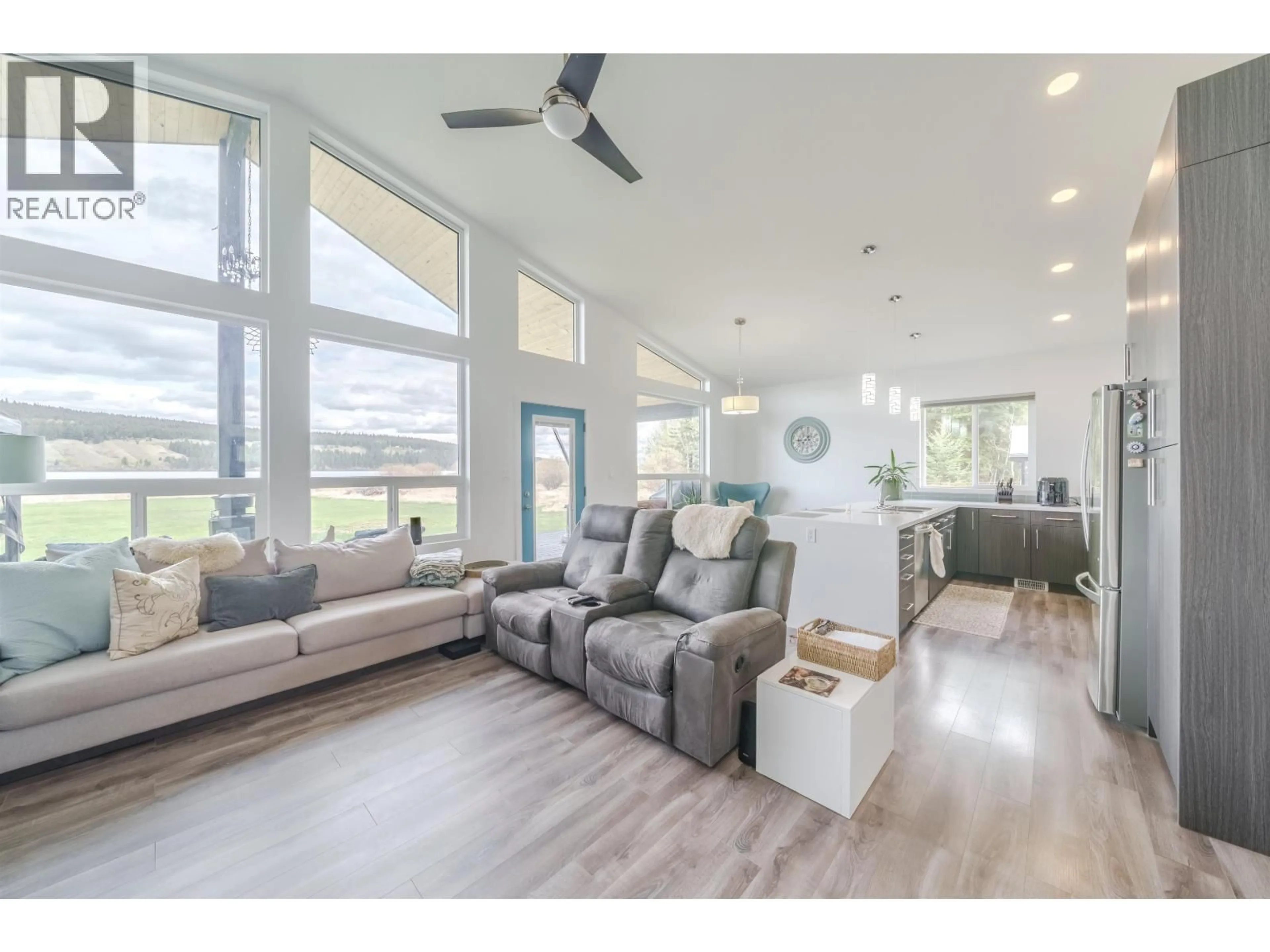Living room with furniture, unknown for 6199 HUNT ROAD, 100 Mile House British Columbia V0K2E3