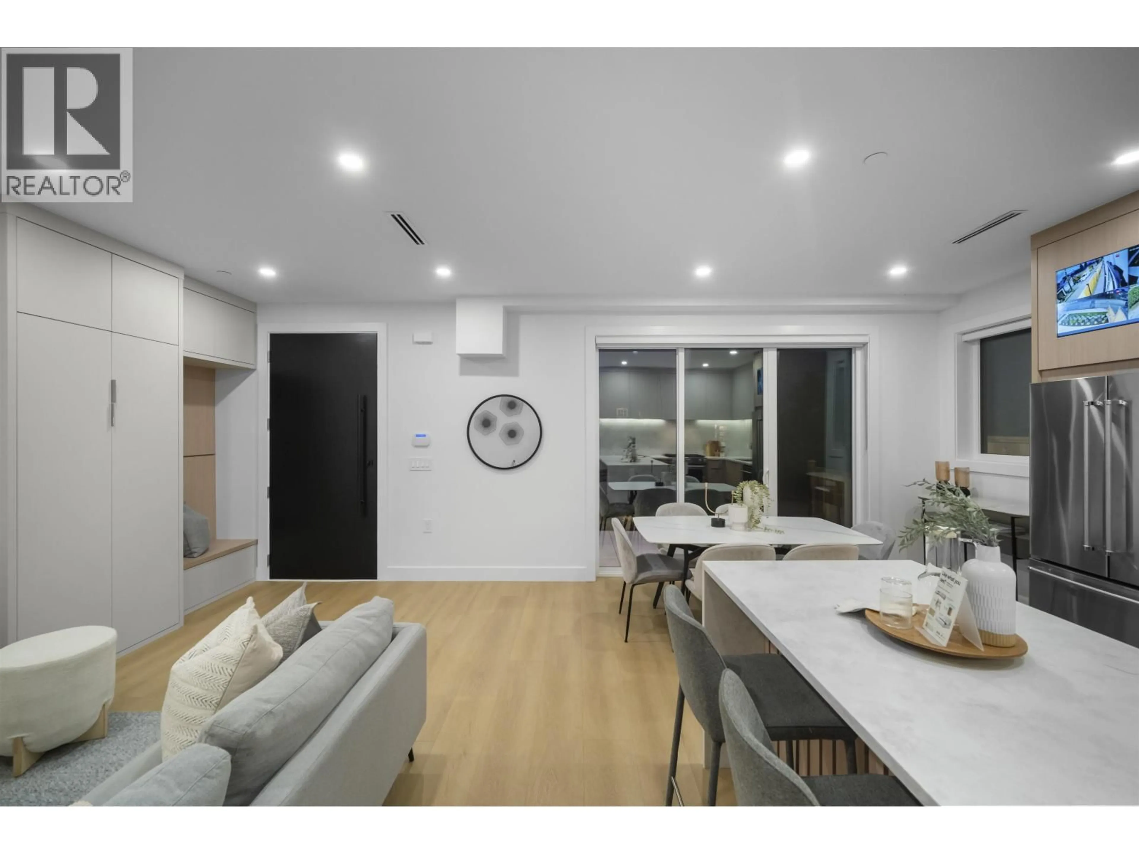 A pic of a room for 1 - 3623 TRIUMPH STREET, Vancouver British Columbia V5K1V4