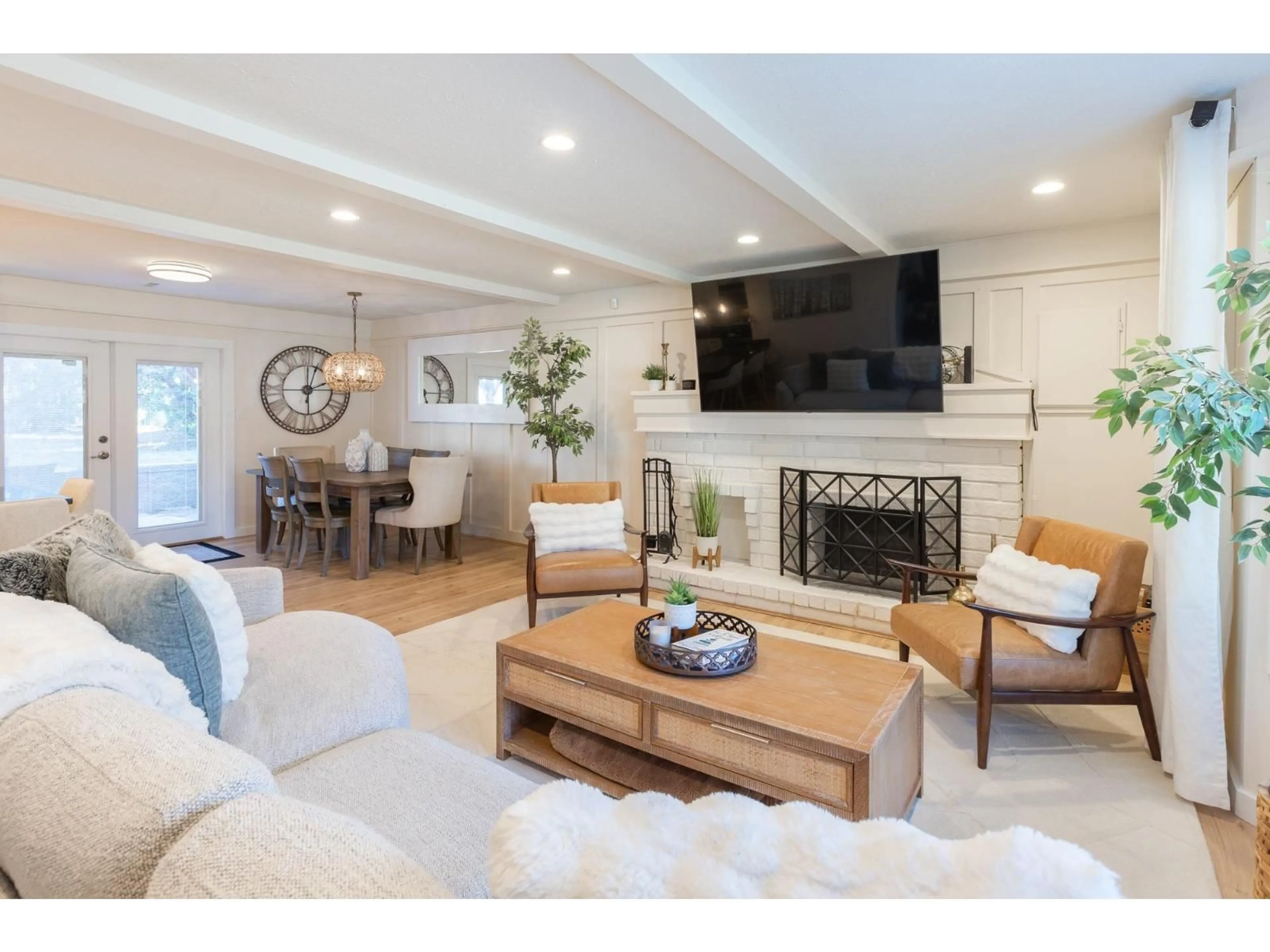 Living room with furniture, unknown for 4638 198C STREET, Langley British Columbia V3A5S4