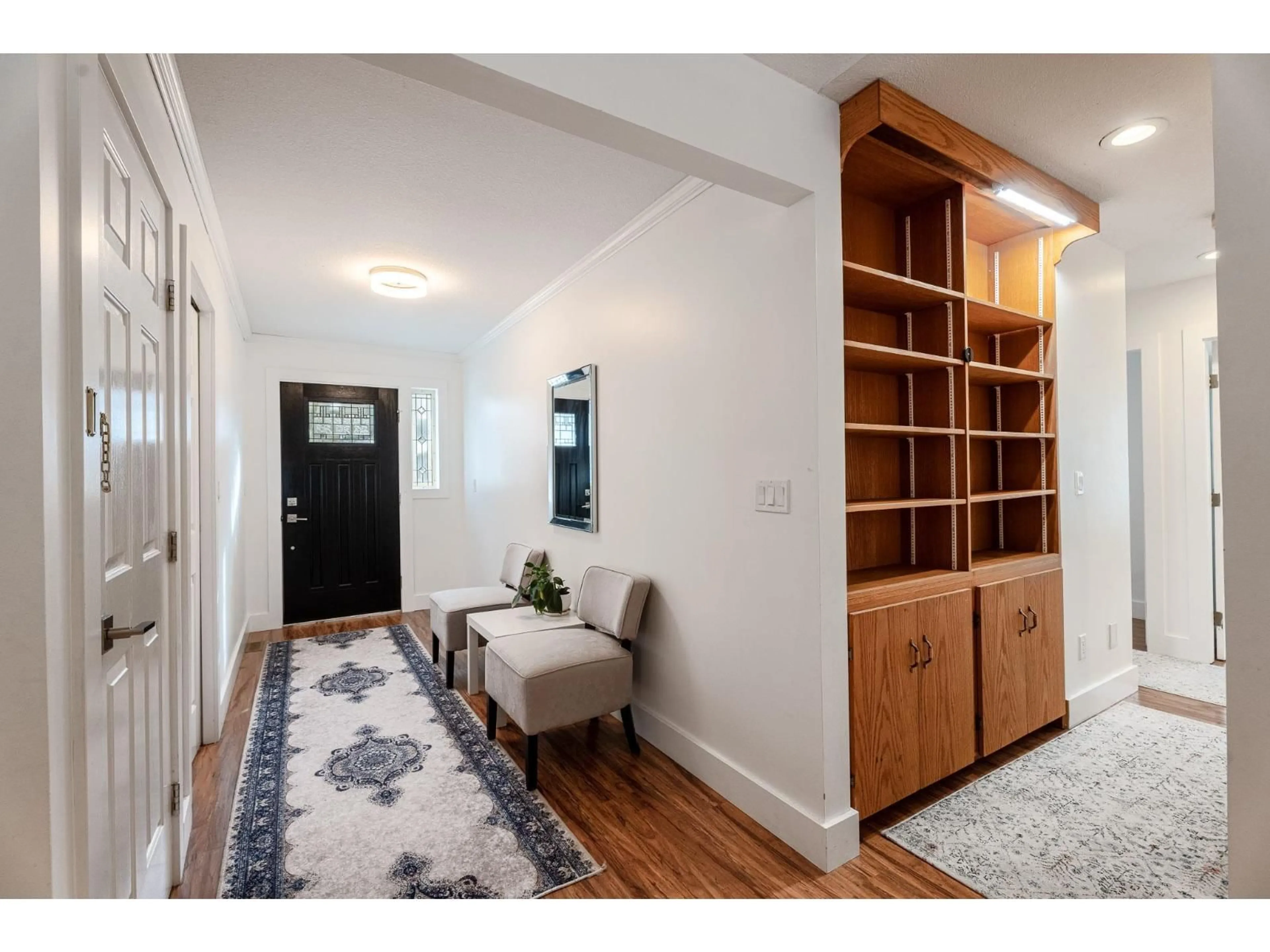Indoor entryway for 8843 WOOLER TERRACE, Mission British Columbia V4S0B9
