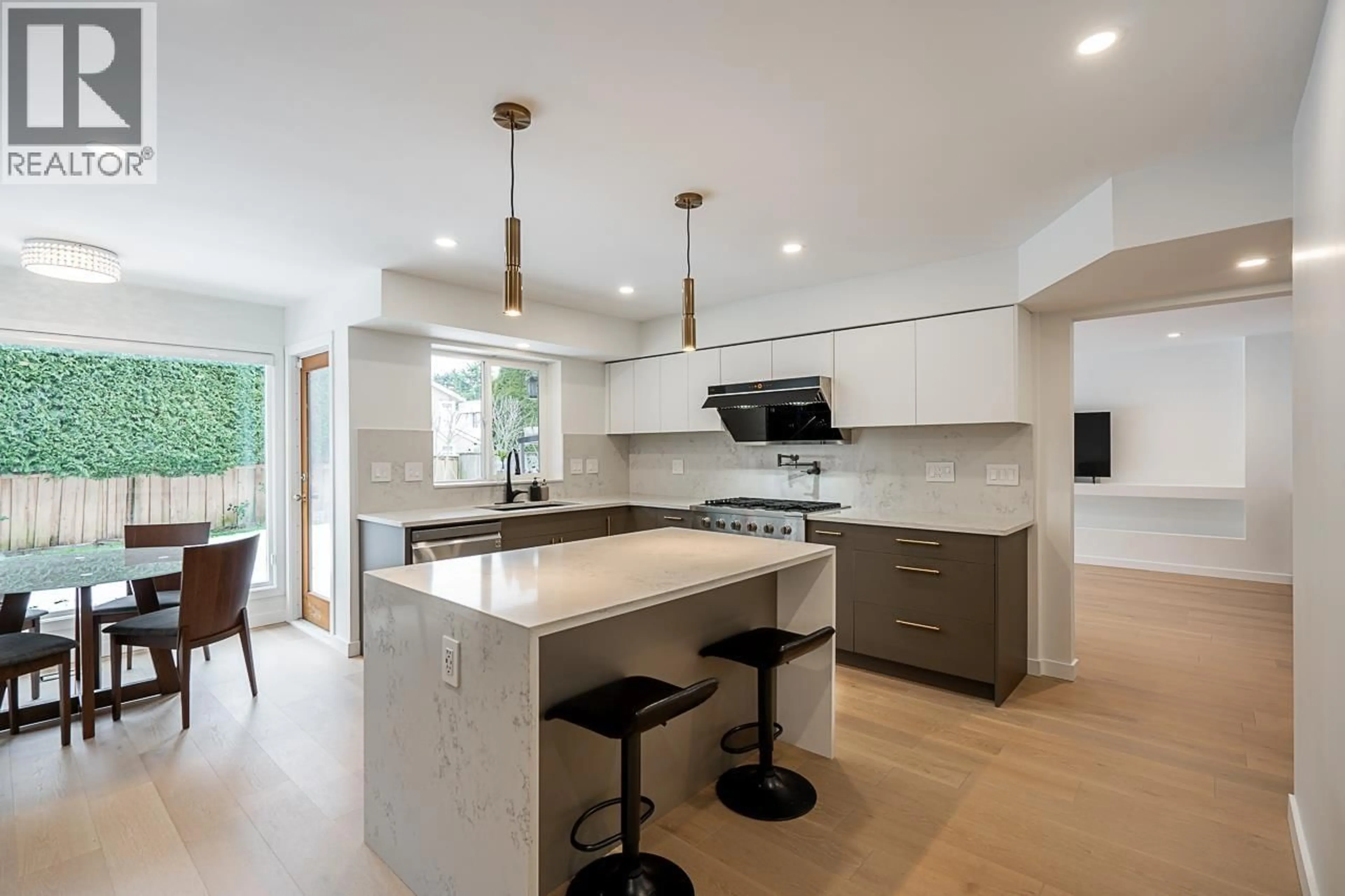 Contemporary kitchen, ceramic/tile floor for 6540 JUNIPER DRIVE, Richmond British Columbia V7E4Z6
