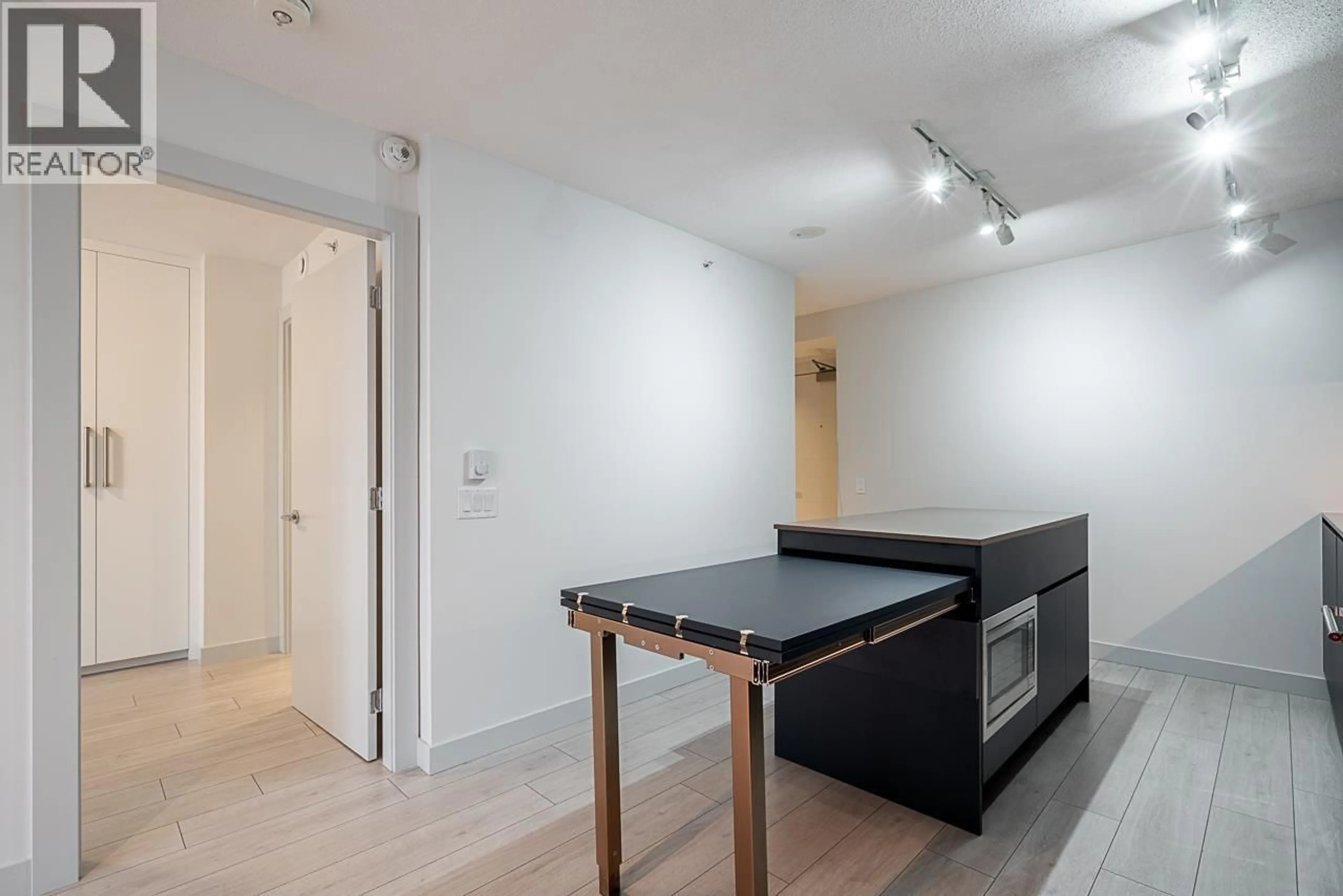 A pic of a room for 1106 - 988 QUAYSIDE DRIVE, New Westminster British Columbia V3M0L5