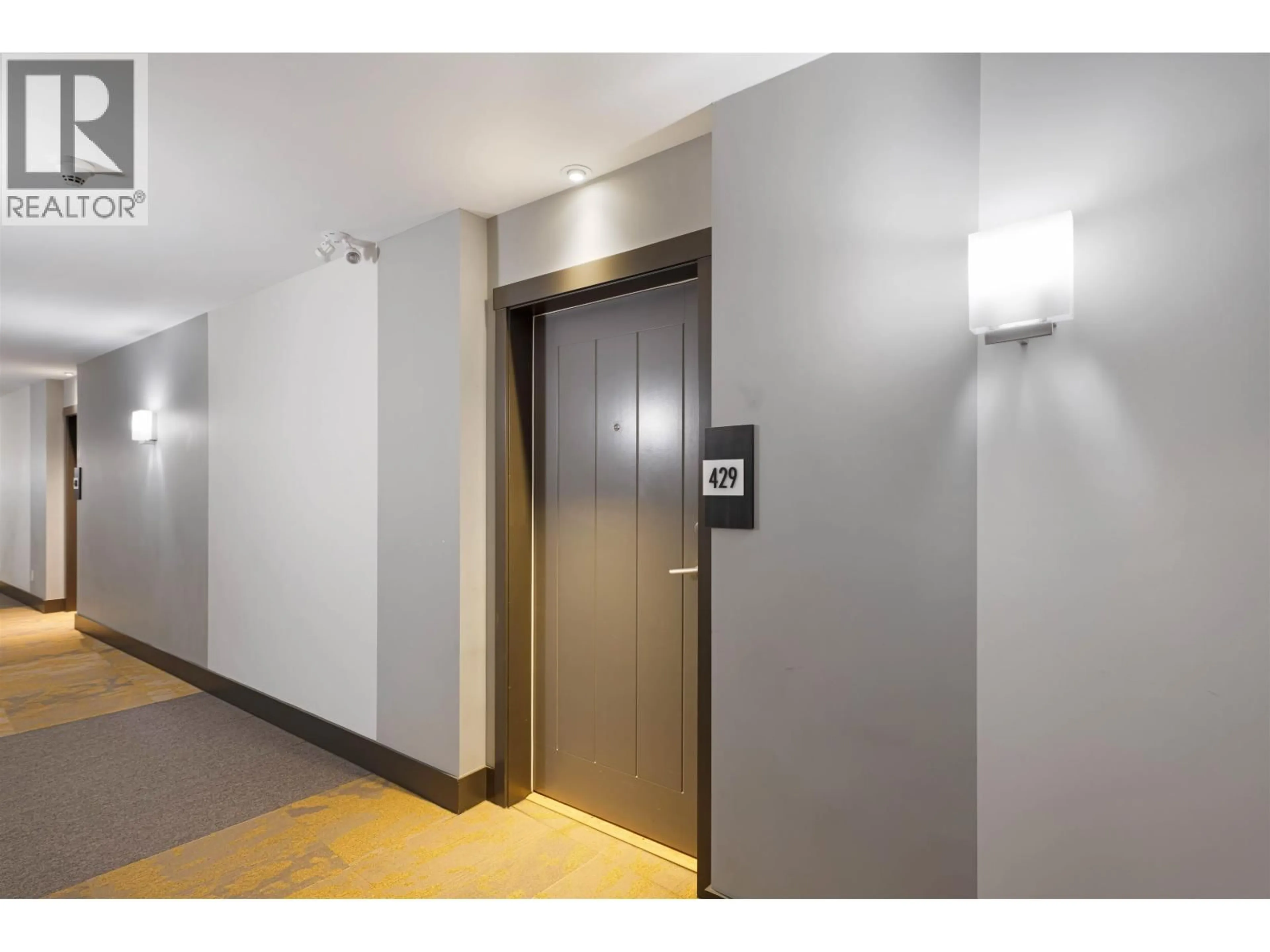 Indoor foyer for 429 - 10880 NO. 5 ROAD, Richmond British Columbia V6W0B3