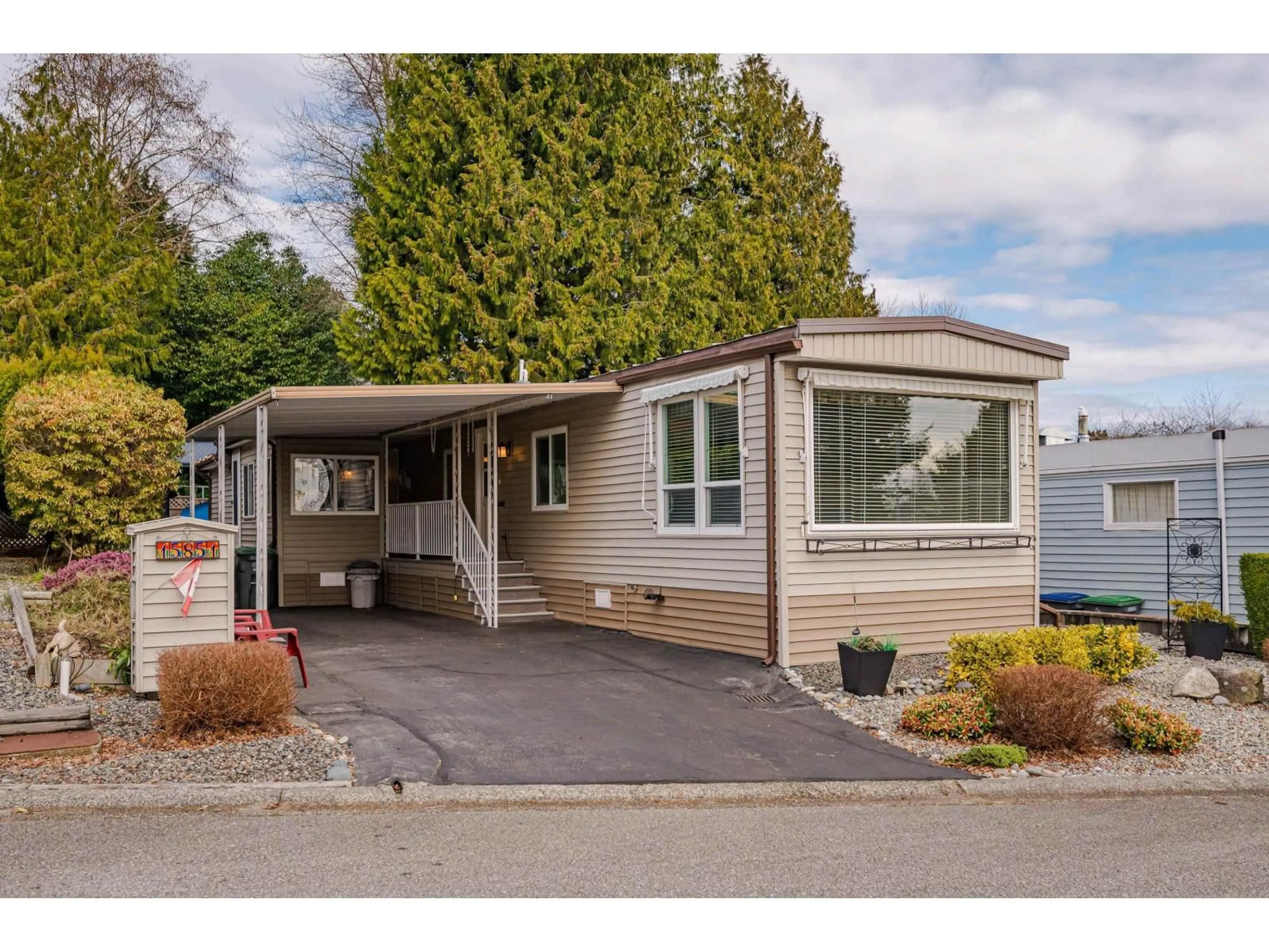 Home with vinyl exterior material, street for 15851 SUFFOLK ROAD, Surrey British Columbia V4A5L3