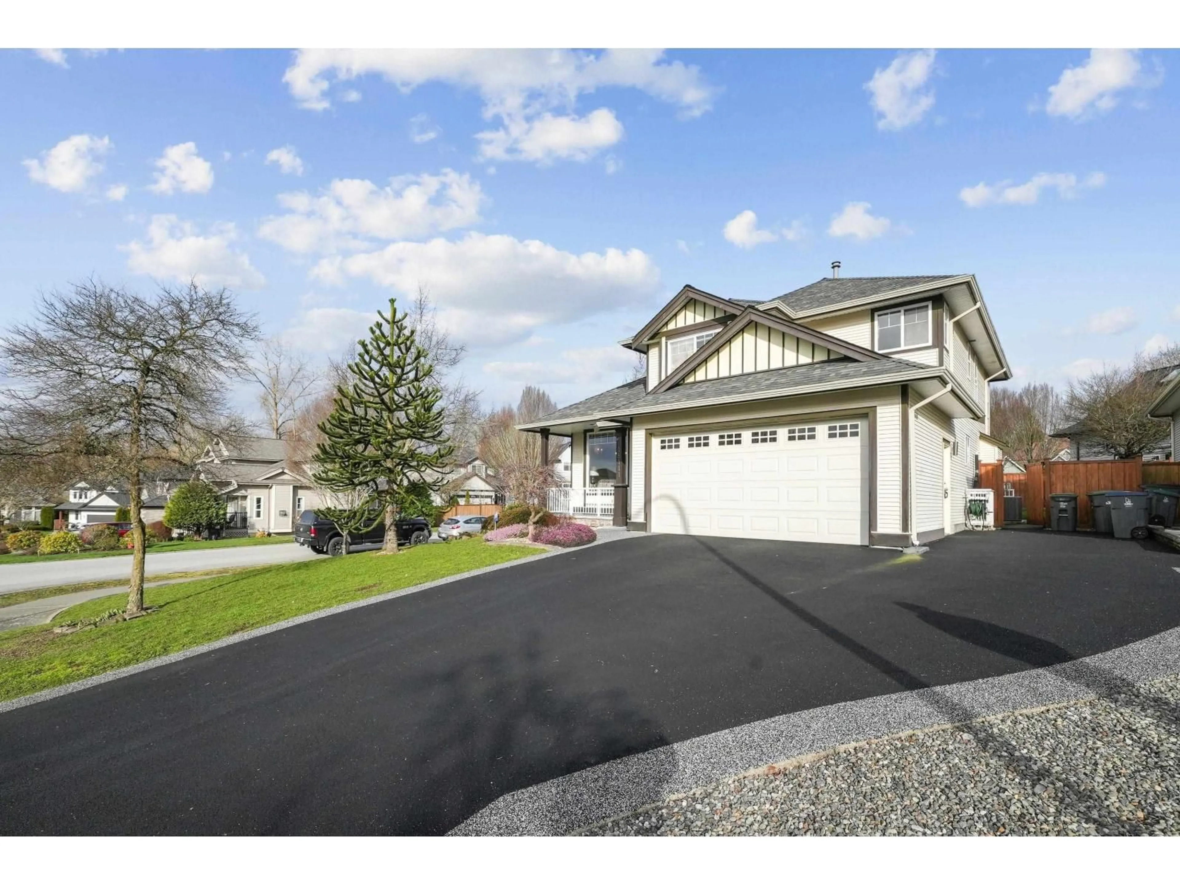 Home with vinyl exterior material, street for 18111 68A AVENUE, Surrey British Columbia V3S9C2