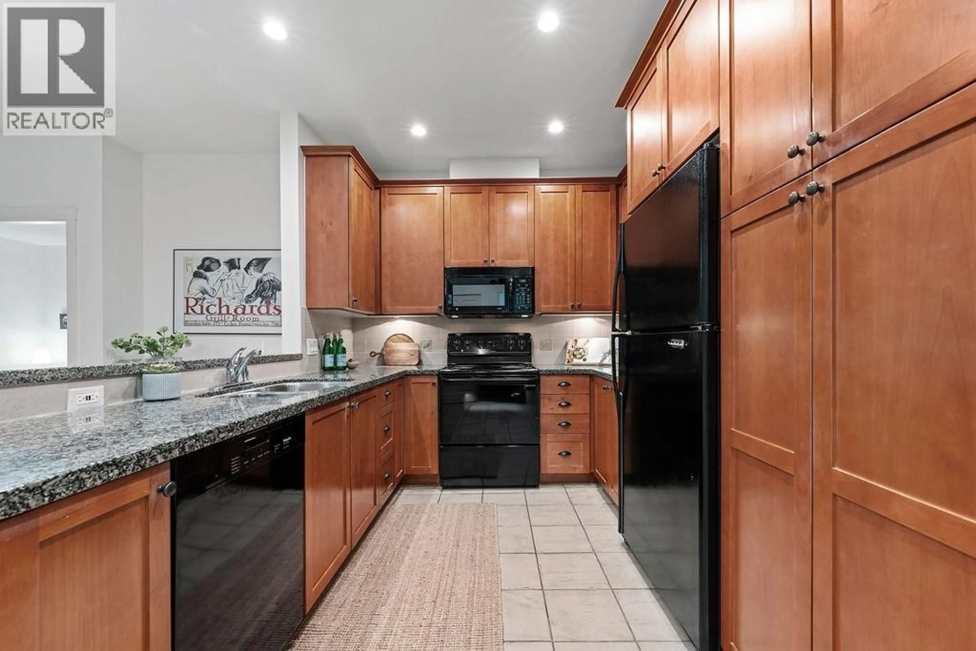 Standard kitchen, ceramic/tile floor for 106 - 3125 CAPILANO CRESCENT, North Vancouver British Columbia V7R4X5