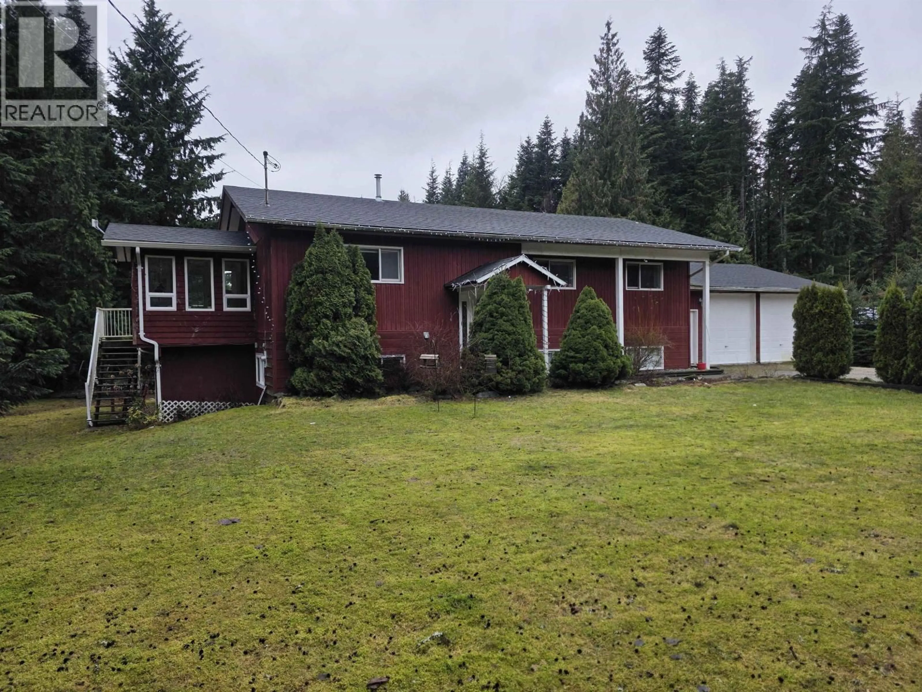 A pic from outside/outdoor area/front of a property/back of a property/a pic from drone, unknown for 2421 KROYER AVENUE, Terrace British Columbia V8G0G2