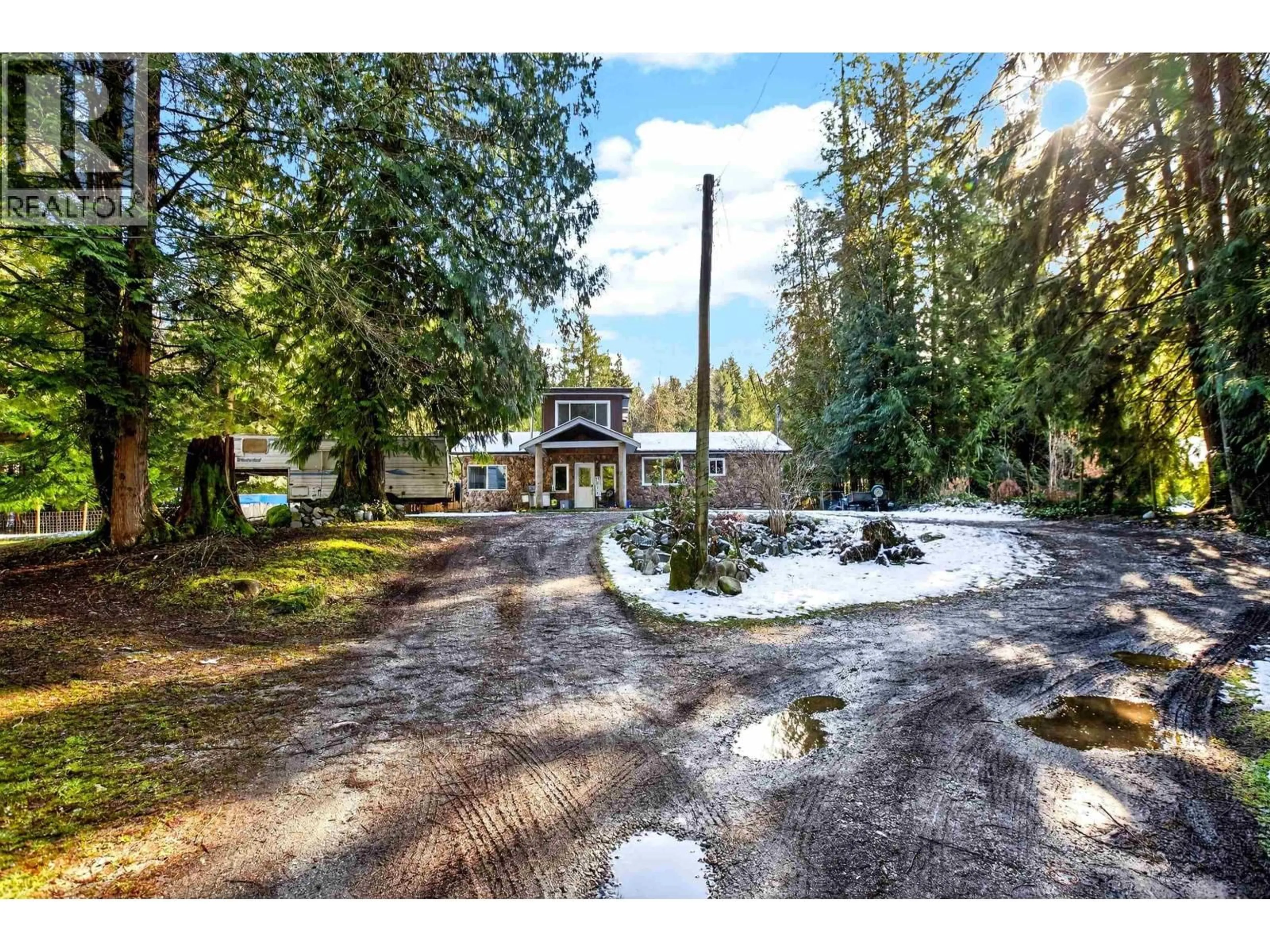 A pic from outside/outdoor area/front of a property/back of a property/a pic from drone, unknown for 11760 272 STREET, Maple Ridge British Columbia V2W1Y9