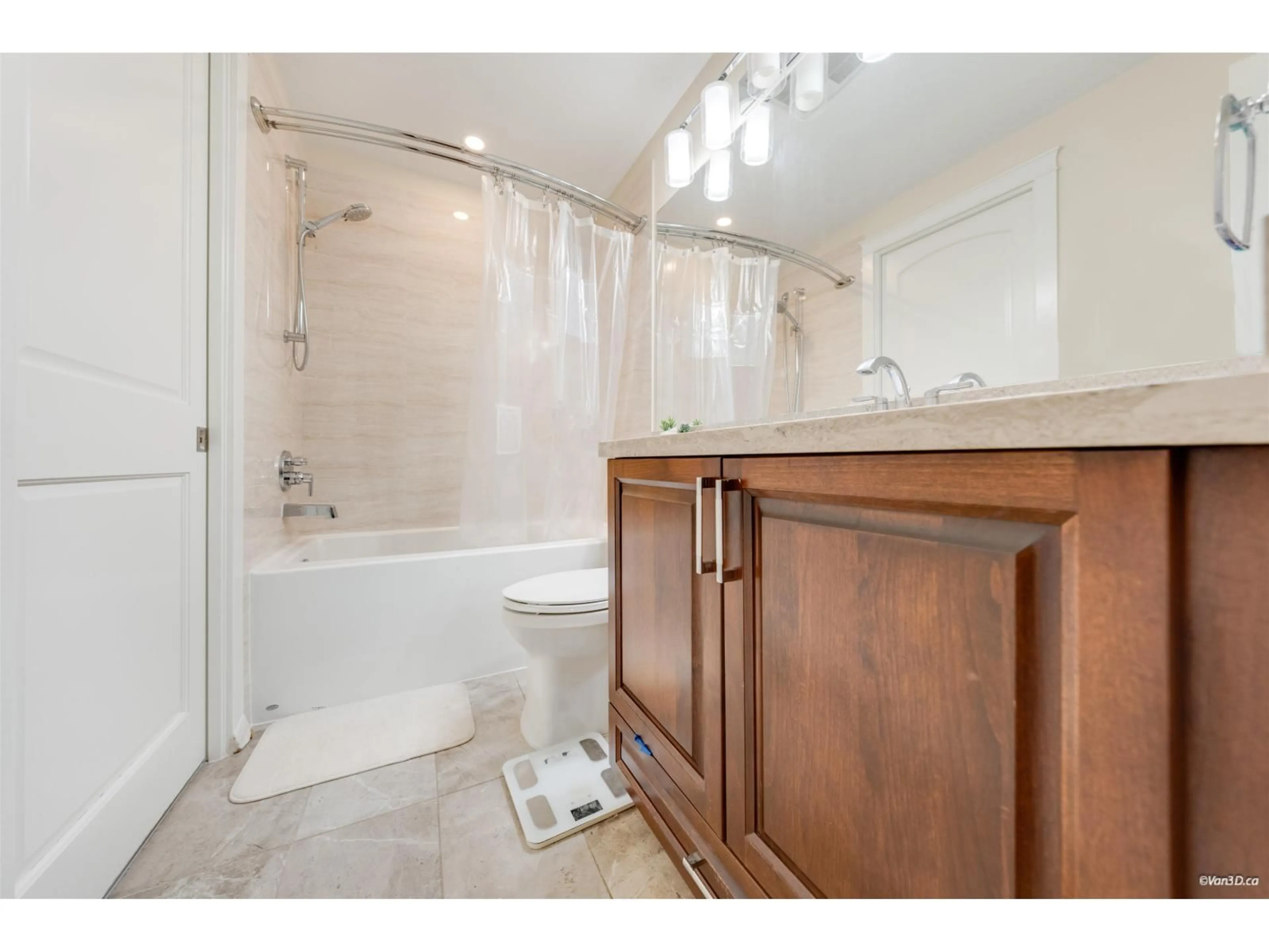Standard bathroom, ceramic/tile floor for 618 - 20376 86TH AVENUE NORTH, Langley British Columbia V2Y3P8