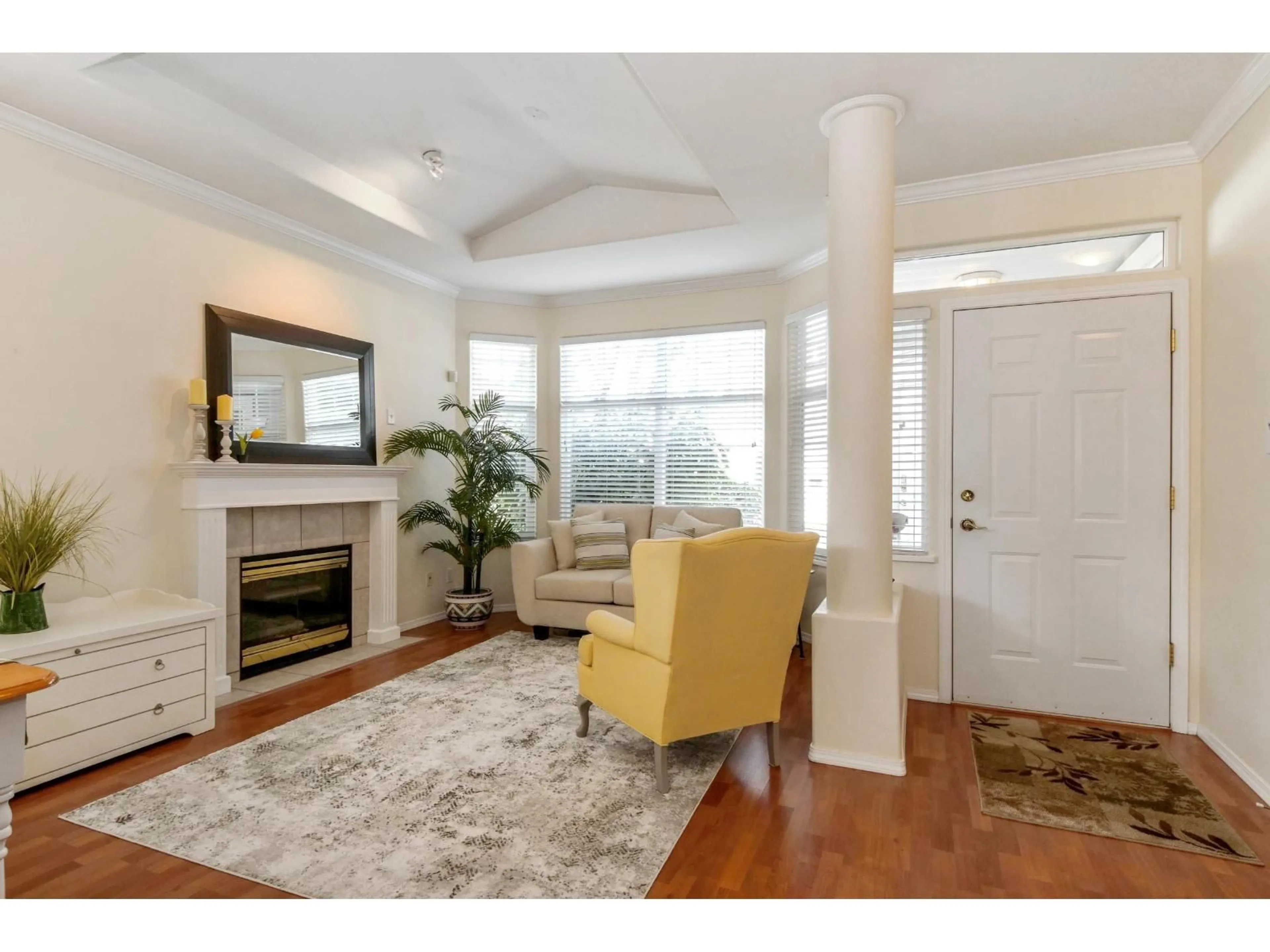 Living room with furniture, unknown for 22 - 20770 97B AVENUE, Langley British Columbia V1M3X9