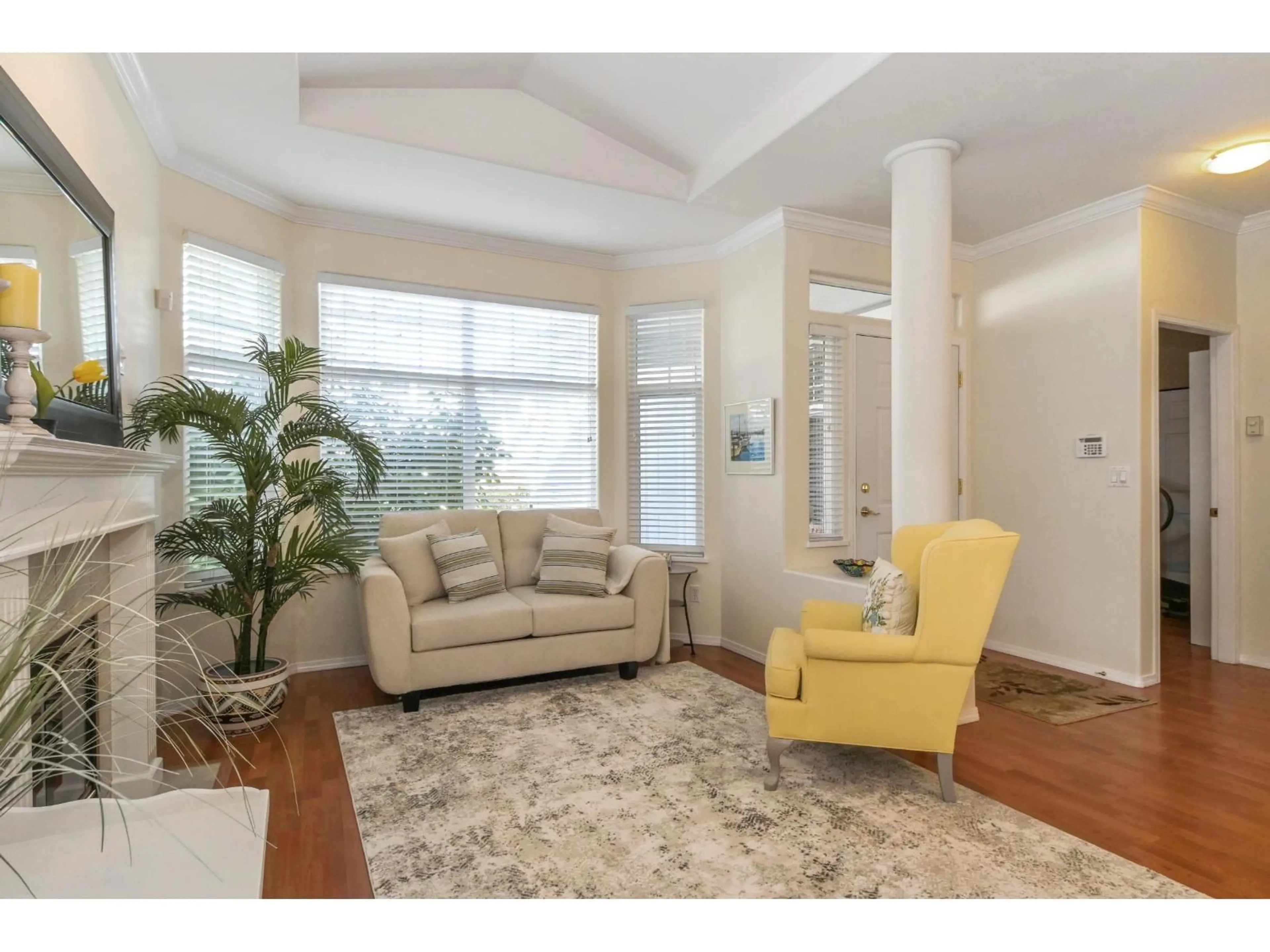 Living room with furniture, unknown for 22 - 20770 97B AVENUE, Langley British Columbia V1M3X9