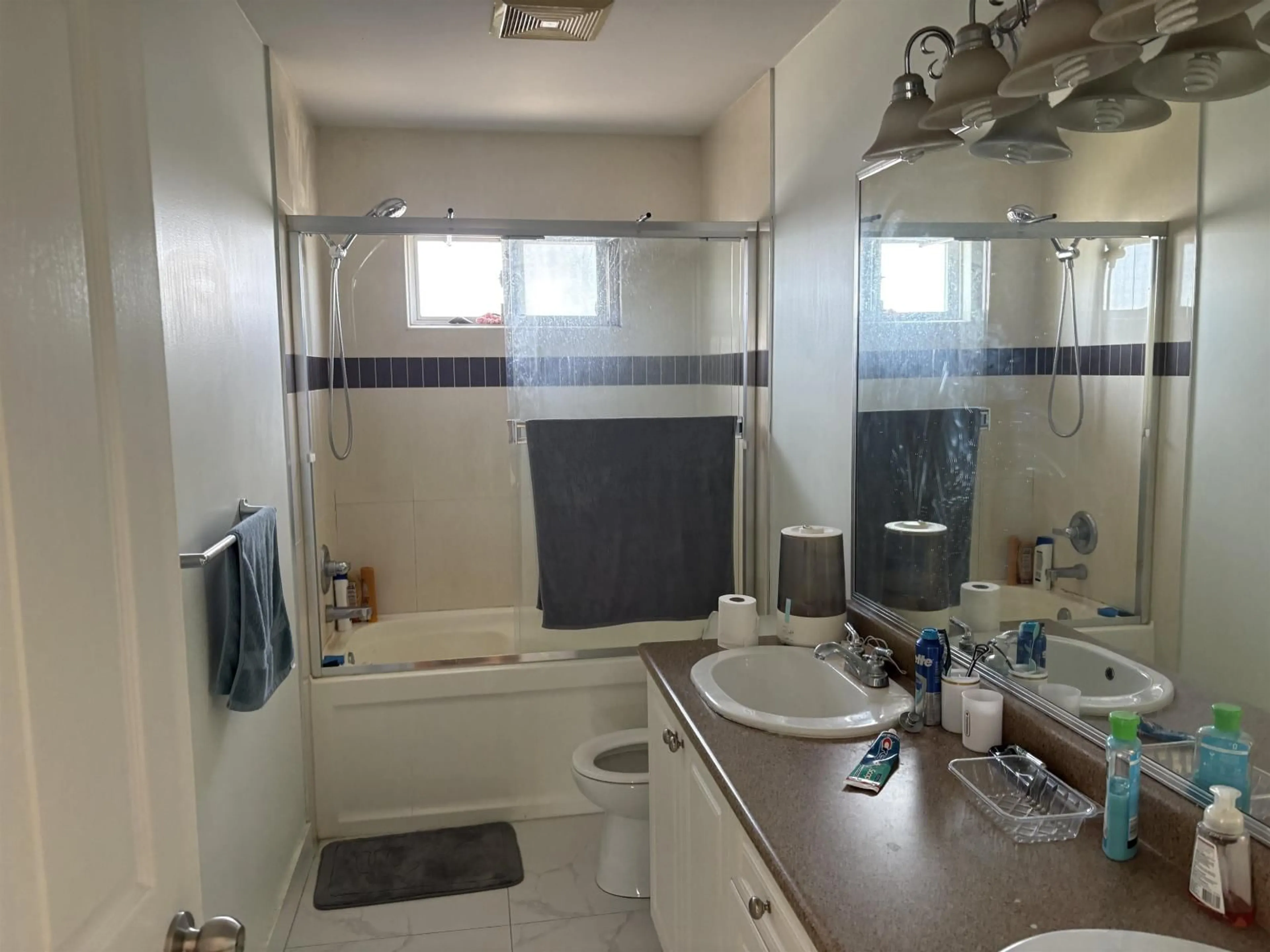 Standard bathroom, ceramic/tile floor for 18048 64 AVENUE, Surrey British Columbia V3S1Z5