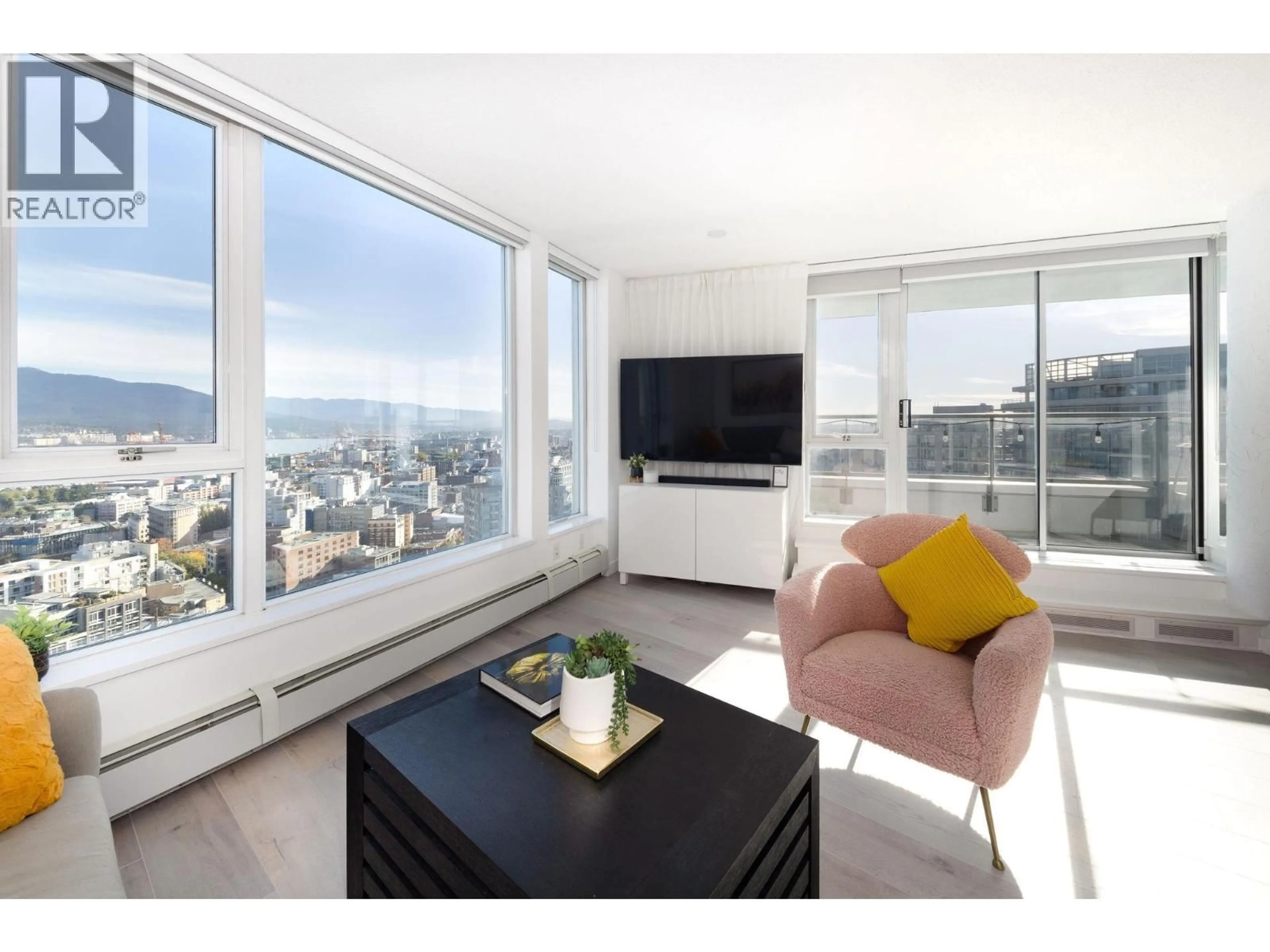 Living room with furniture, unknown for 3705 - 188 KEEFER PLACE, Vancouver British Columbia V6B0J1