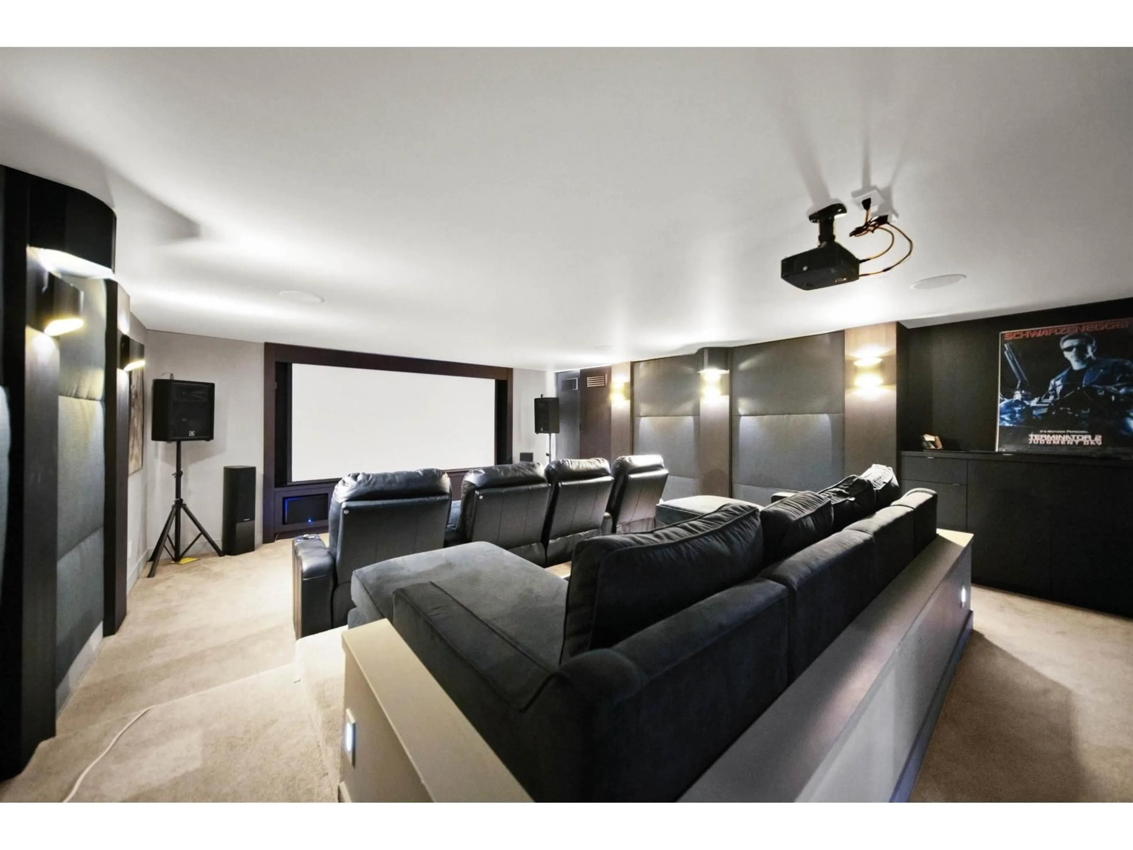 Home theater for 15957 39A AVENUE, Surrey British Columbia V3Z0Y3