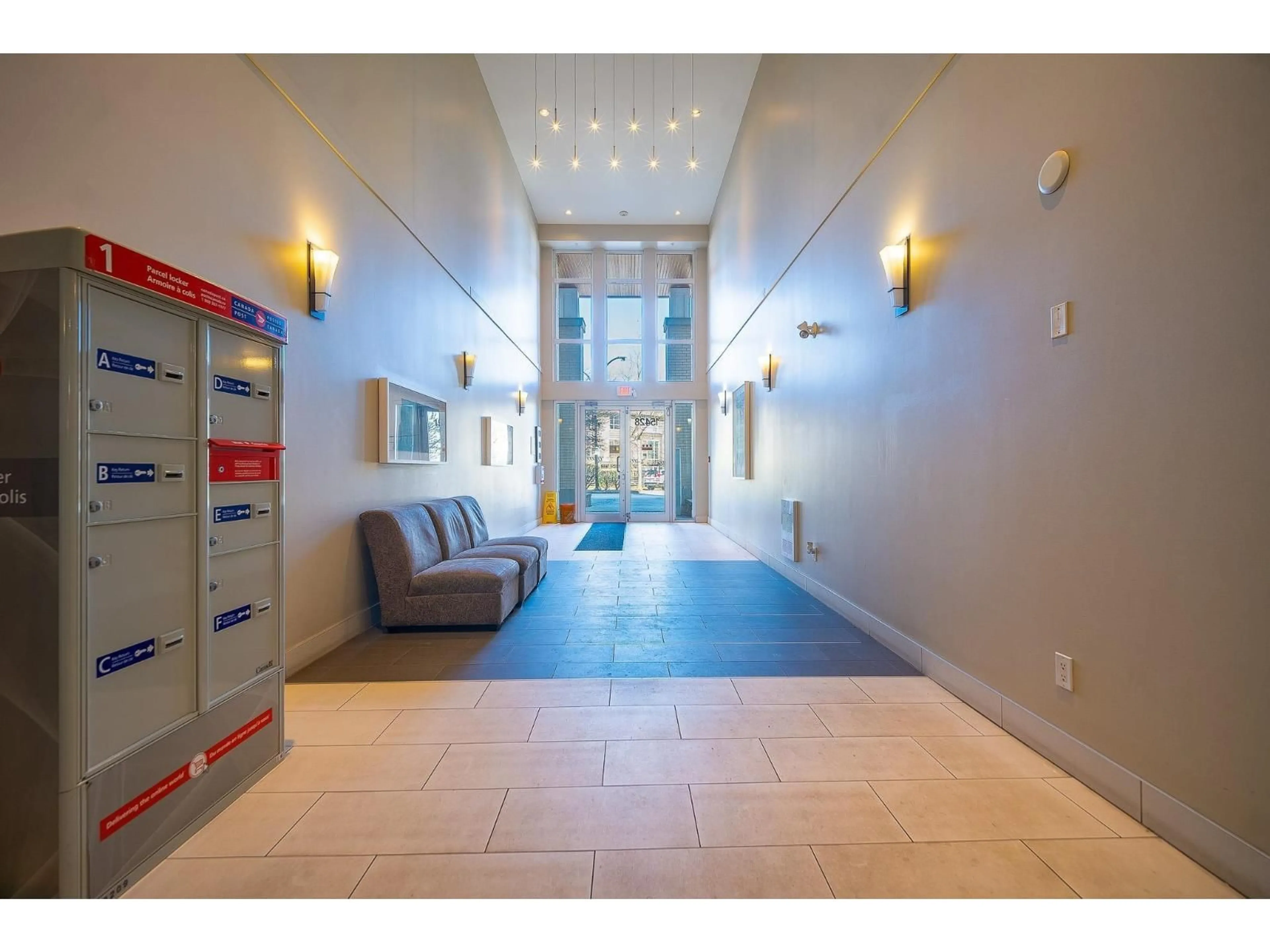 Indoor foyer for 201 - 15428 31 AVENUE, Surrey British Columbia V3Z3W4