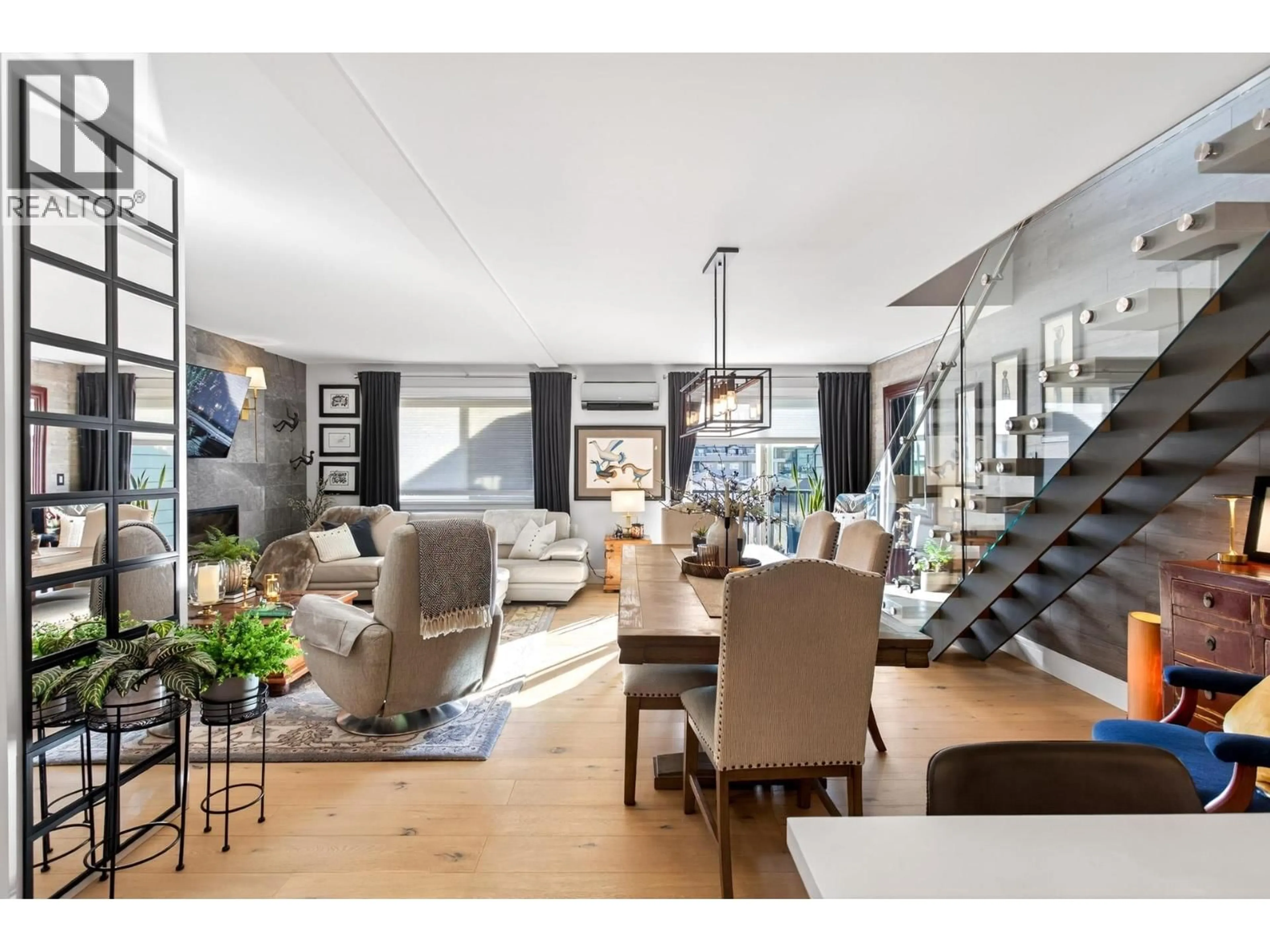 Living room with furniture, unknown for 306 - 2344 ATKINS AVENUE, Port Coquitlam British Columbia V3C1Y8