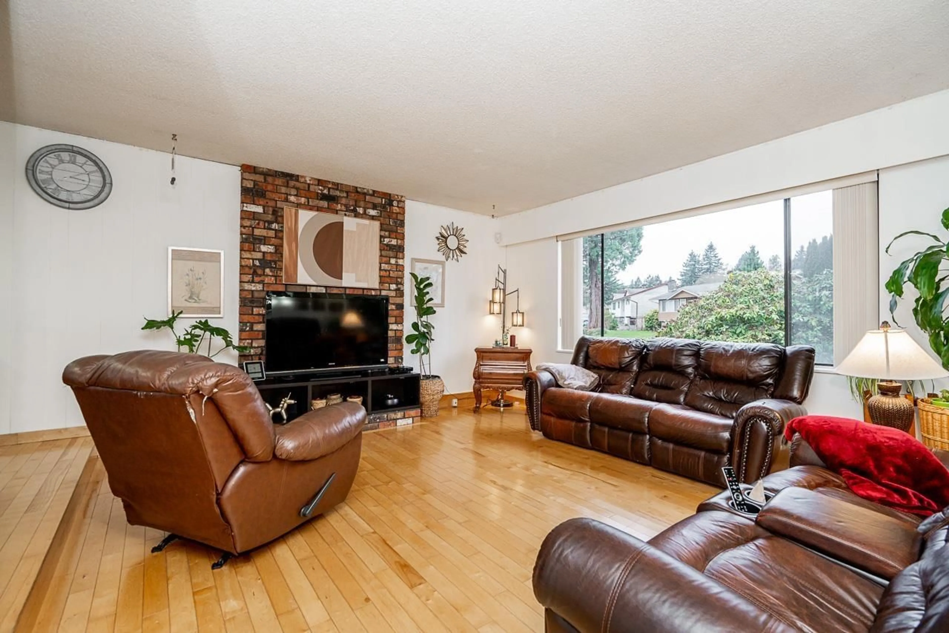 Living room with furniture, unknown for 7072 BREWSTER DRIVE EAST, Delta British Columbia V4E1V6
