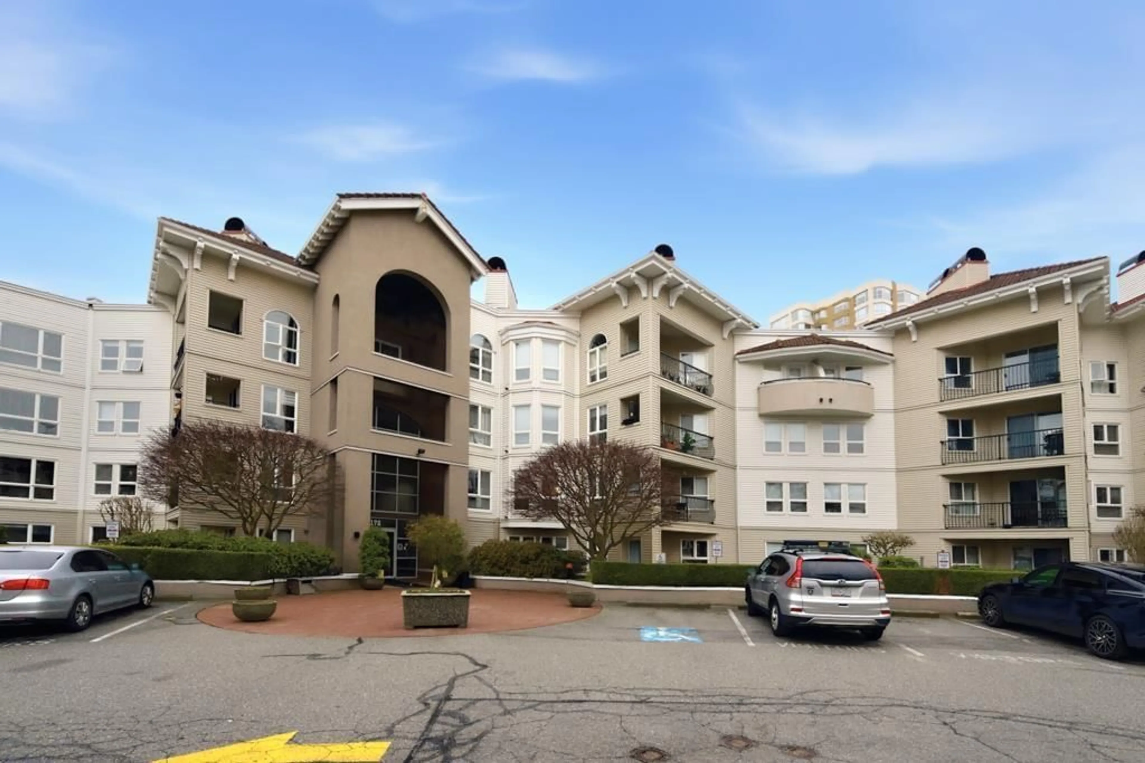 Unknown for 408 - 3172 GLADWIN ROAD, Abbotsford British Columbia V2T5T3