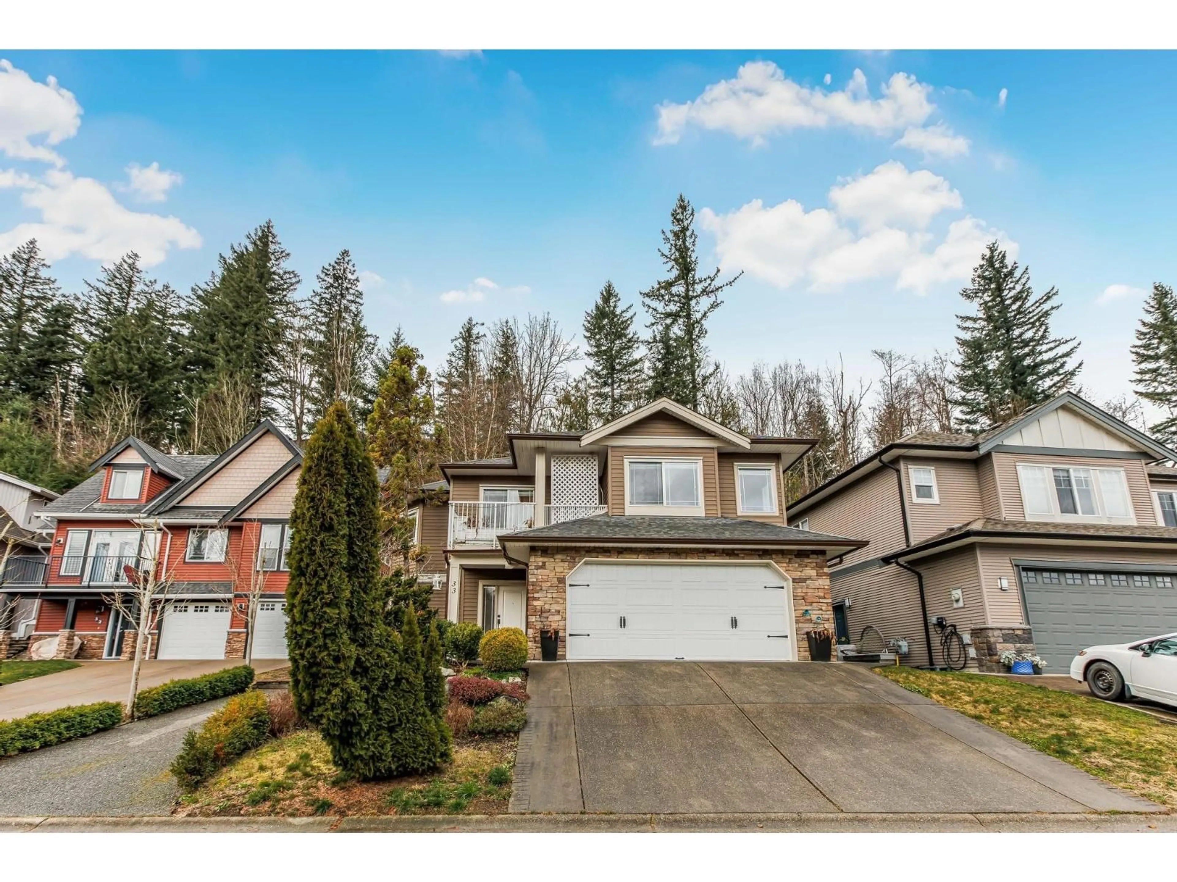 A pic from outside/outdoor area/front of a property/back of a property/a pic from drone, street for 33 - 45957 SHERWOOD DRIVE, Chilliwack British Columbia V2R5Y2