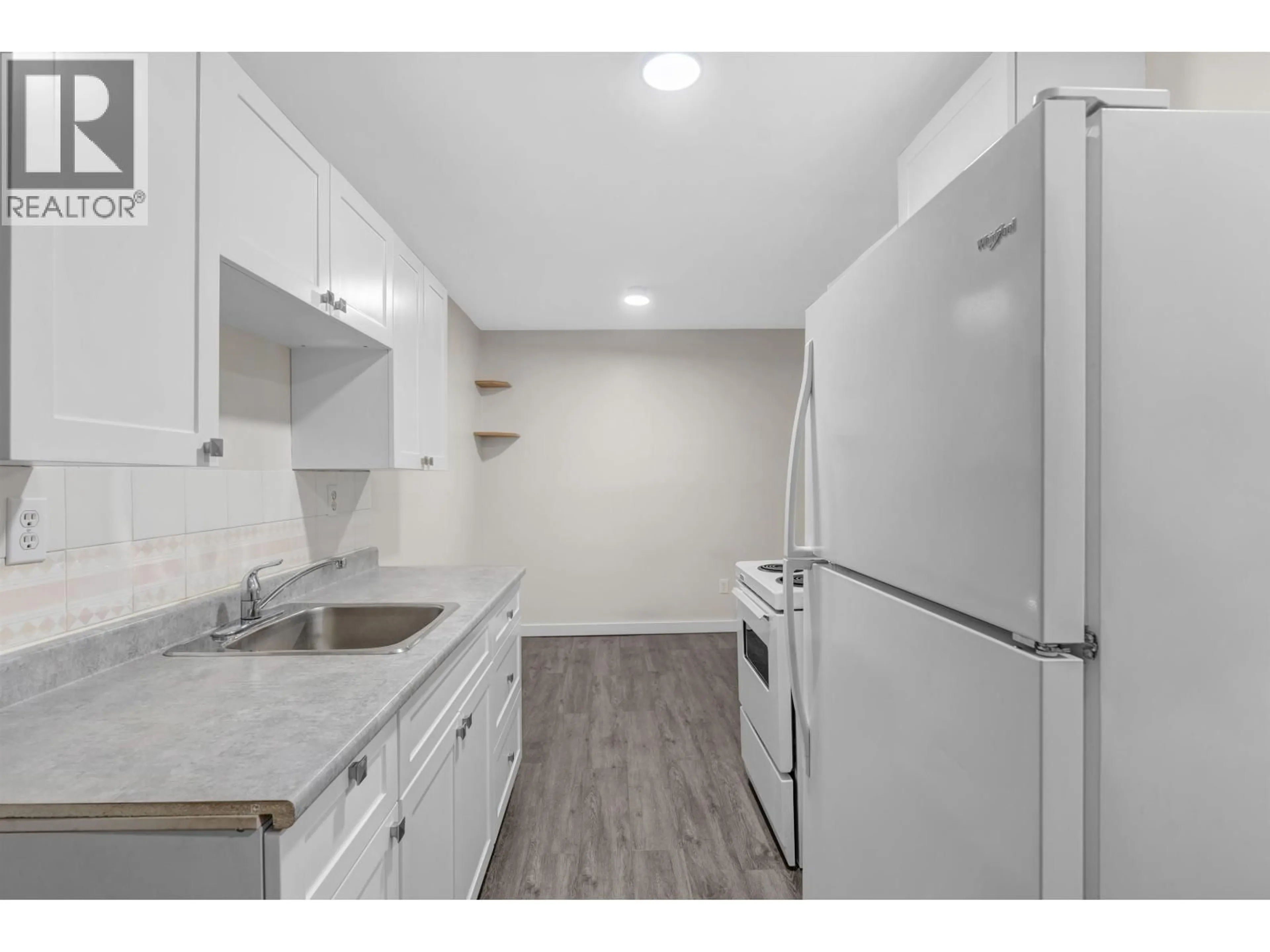 Standard kitchen, unknown for 107 - 1121 HOWIE AVENUE, Coquitlam British Columbia V3J1T9