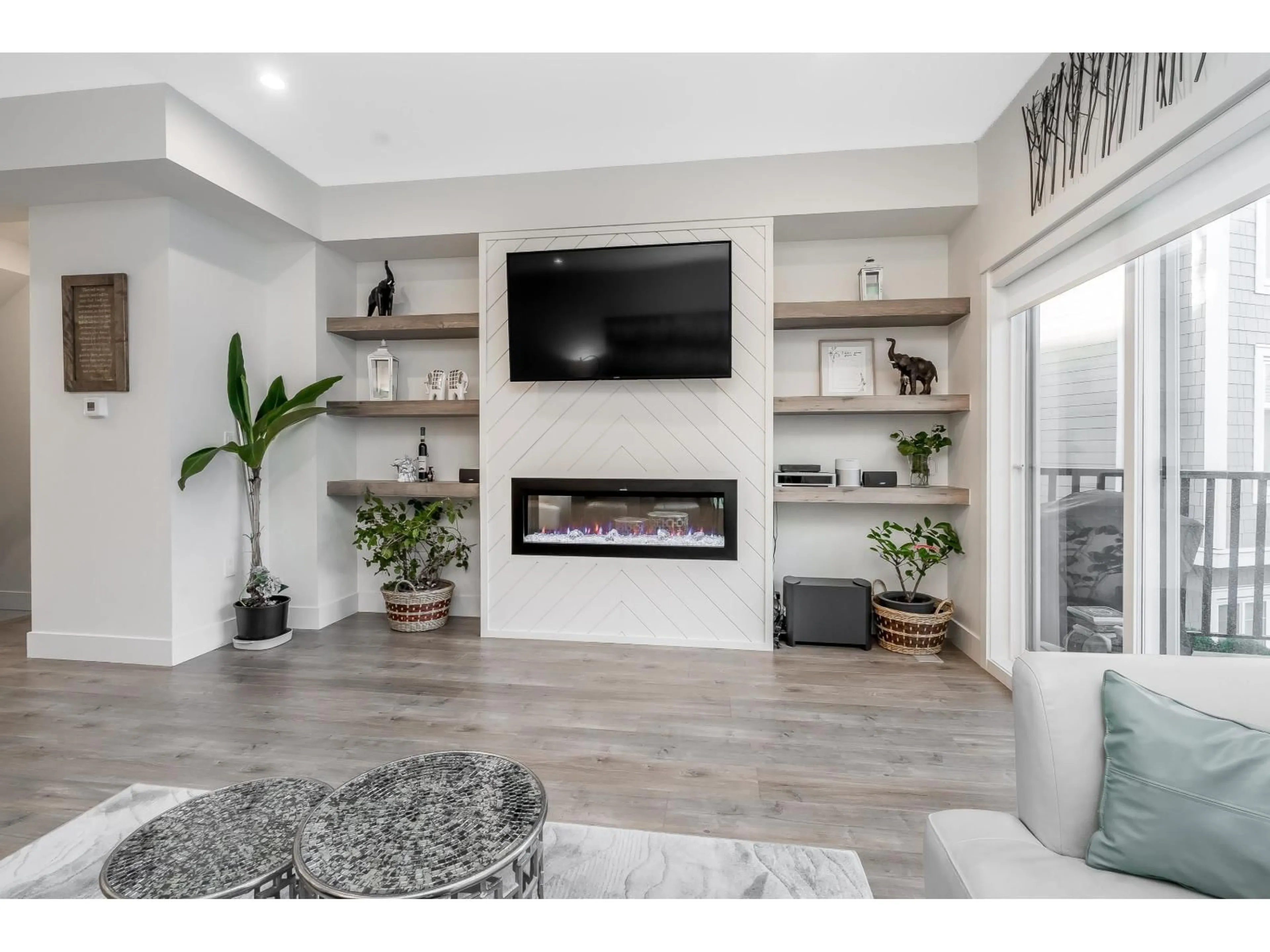 Home theater for 65 - 14541 WINTER CRESCENT, Surrey British Columbia V4P0G5