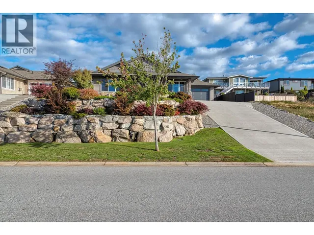 6252 ORACLE ROAD, Sechelt 2