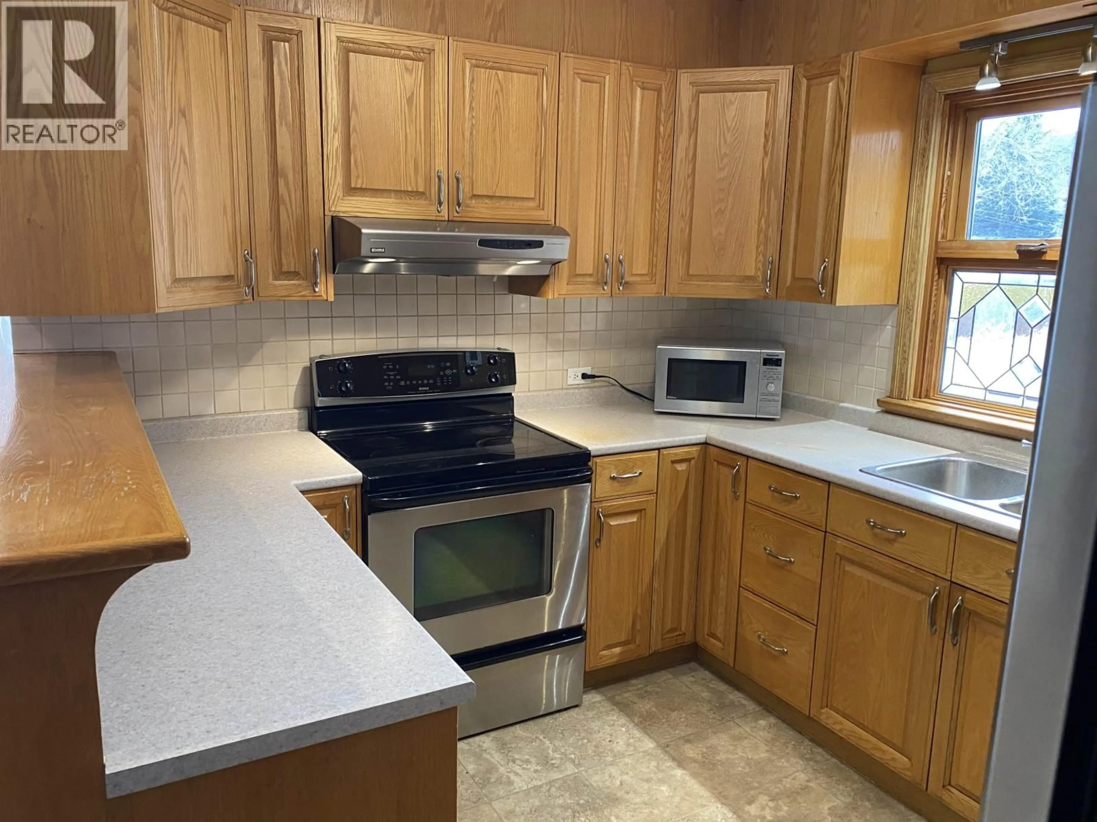 Standard kitchen, unknown for 125 15TH AVENUE, Prince George British Columbia V2L3W3