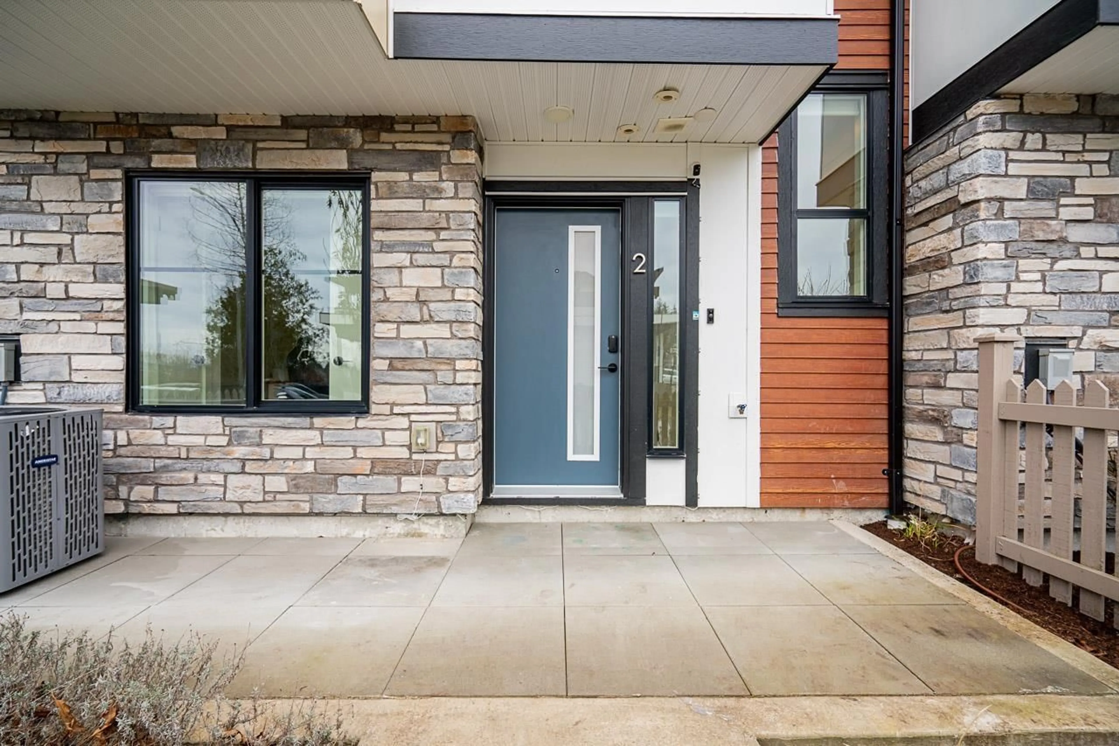 Indoor entryway for 2 - 7670 207 STREET, Langley British Columbia V2Y3N7