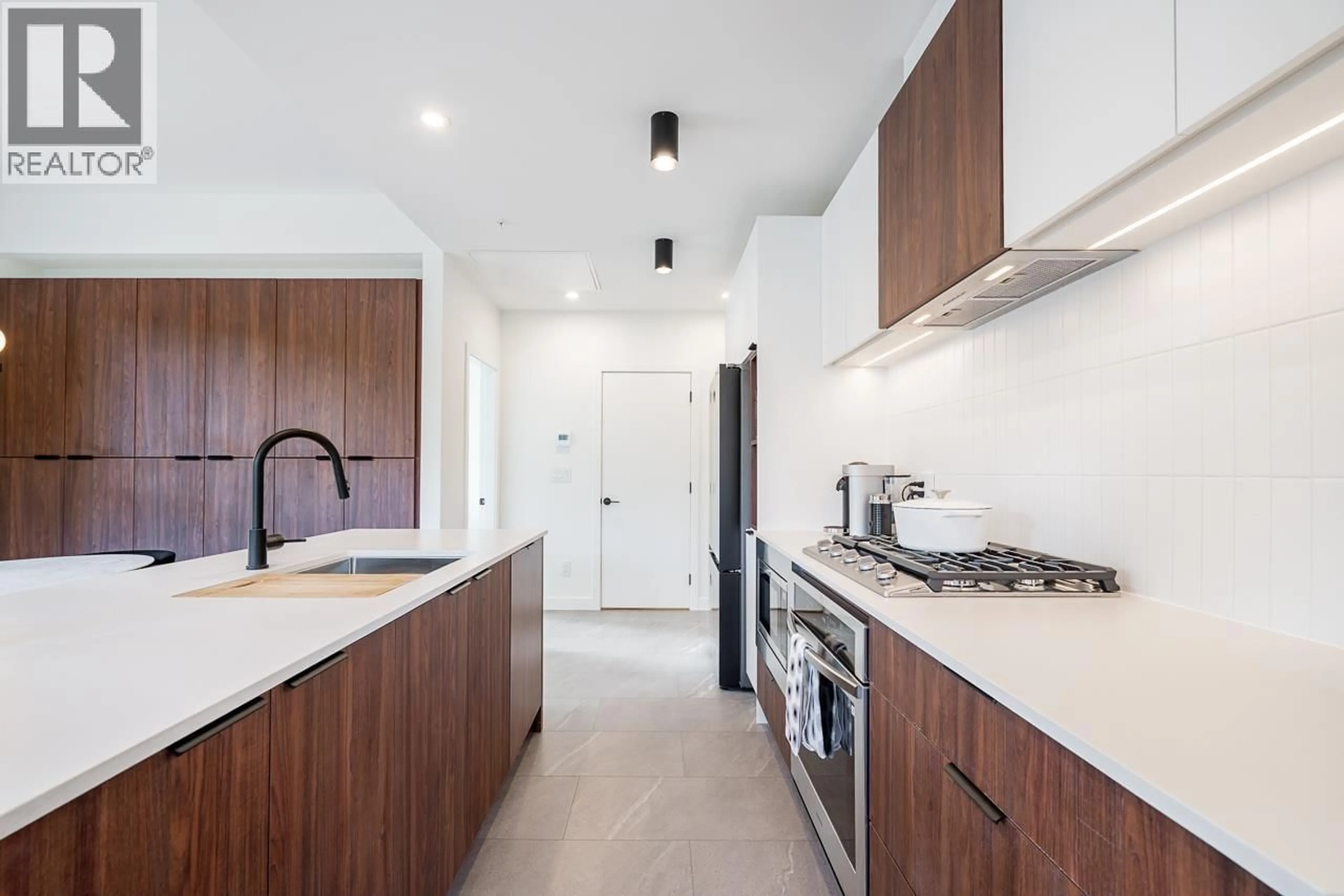 Unknown for 110 - 623 KEMSLEY AVENUE, Coquitlam British Columbia V3J3Z4