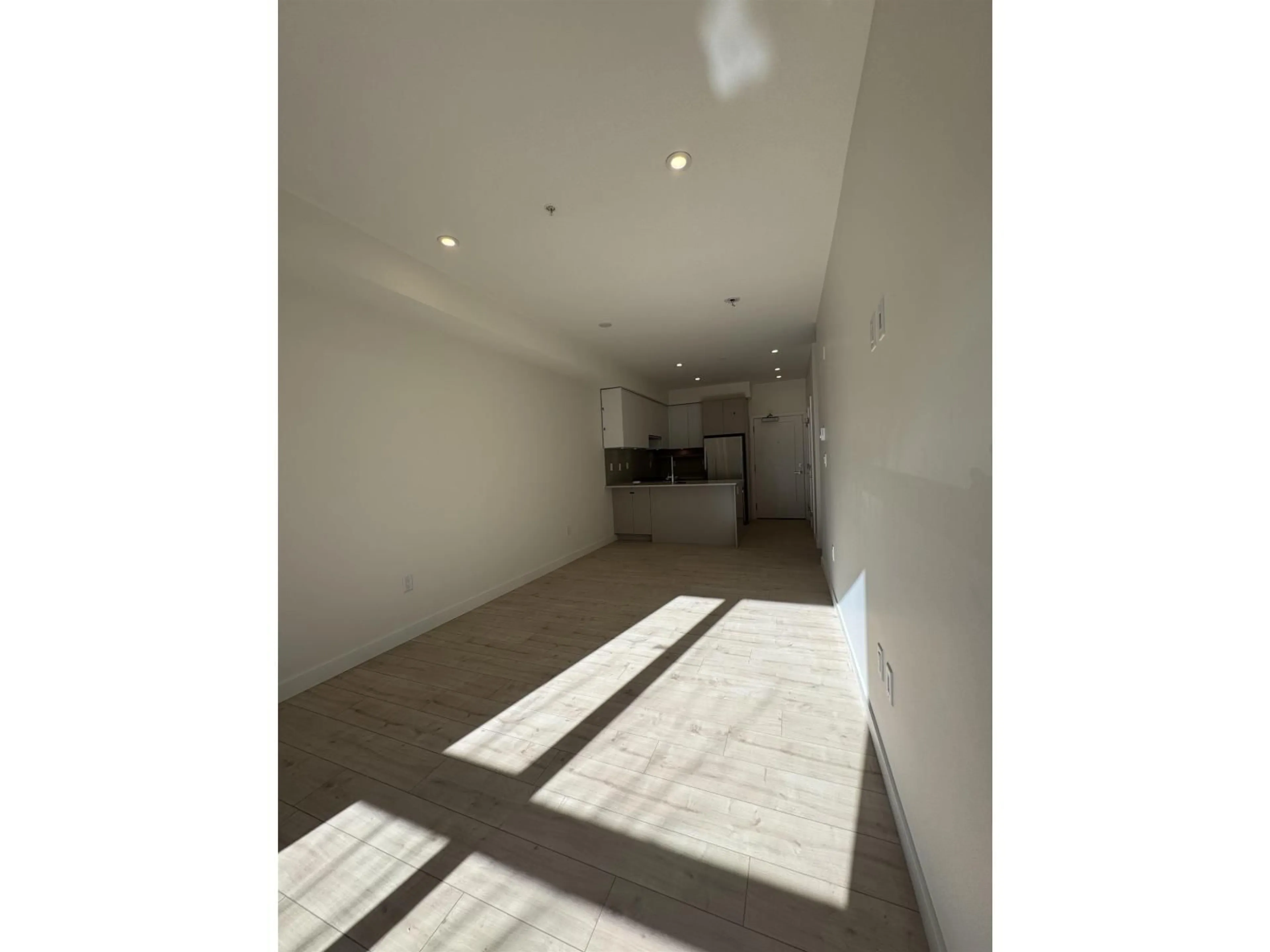 A pic of a room for 117 - 13777 75A AVENUE, Surrey British Columbia V3W3W4