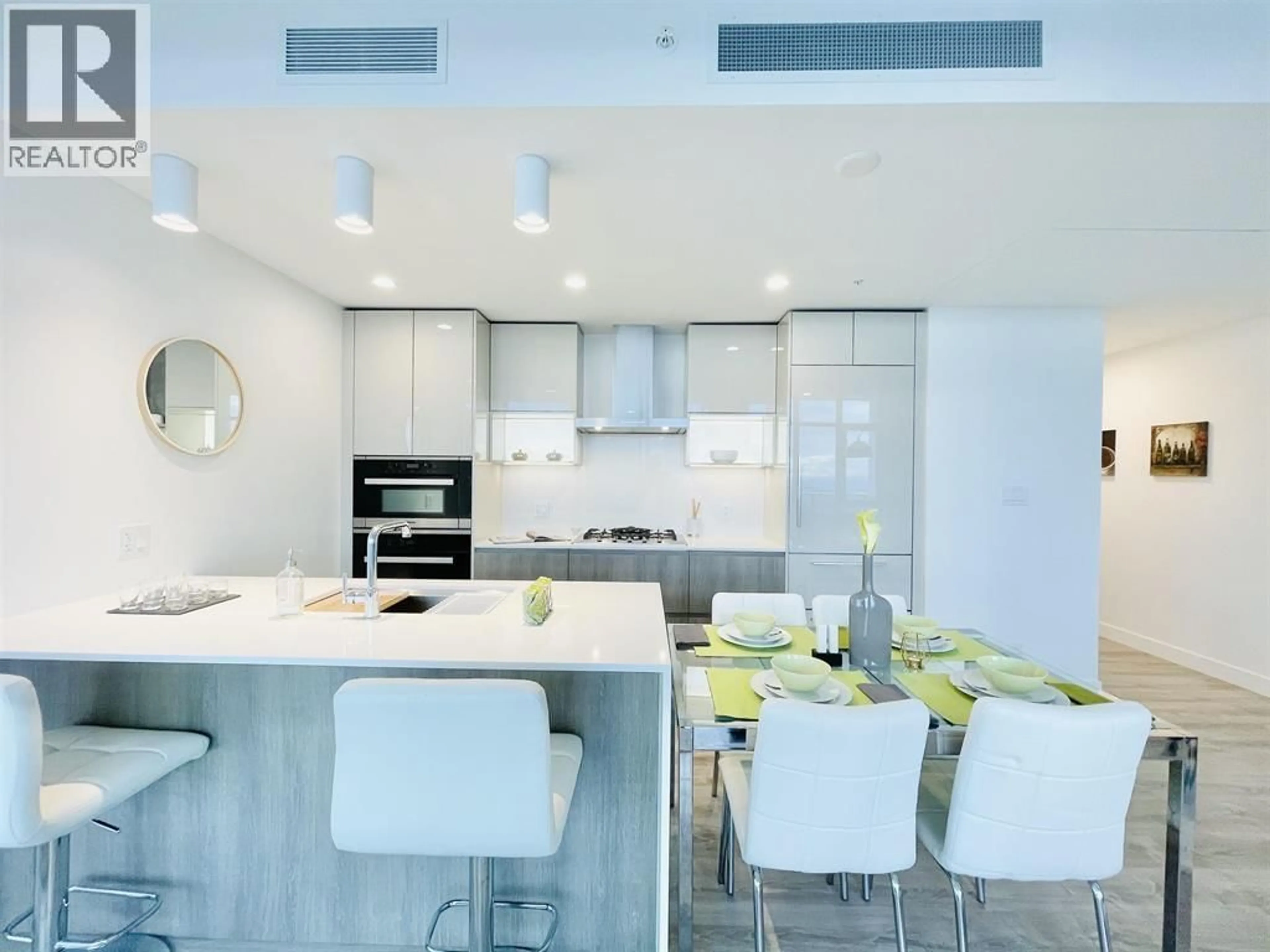 Contemporary kitchen, ceramic/tile floor for 1506 - 6511 SUSSEX AVENUE, Burnaby British Columbia V5H0K5