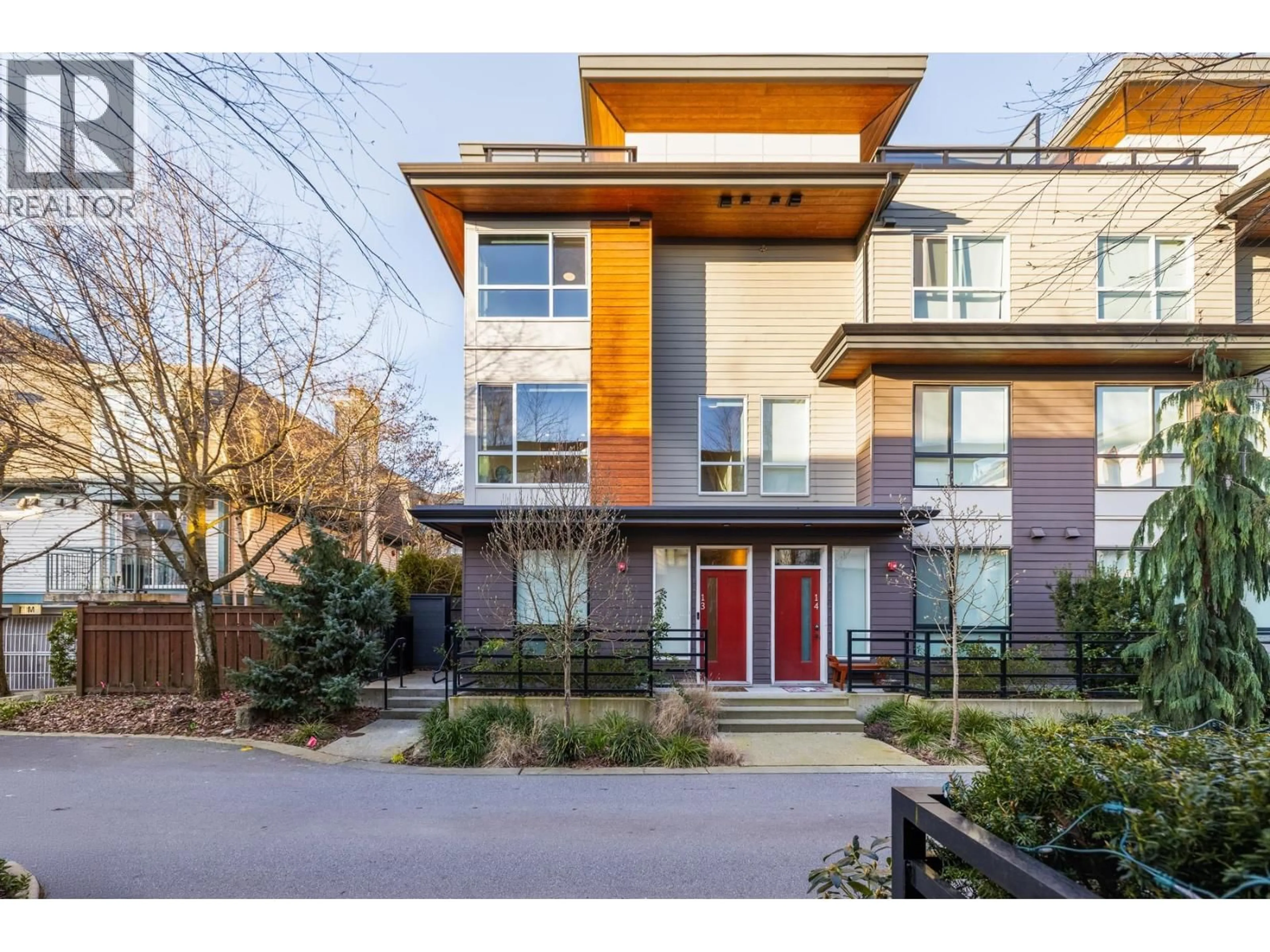 Home with brick exterior material, street for 13 - 533 3RD STREET, North Vancouver British Columbia V7L1G4