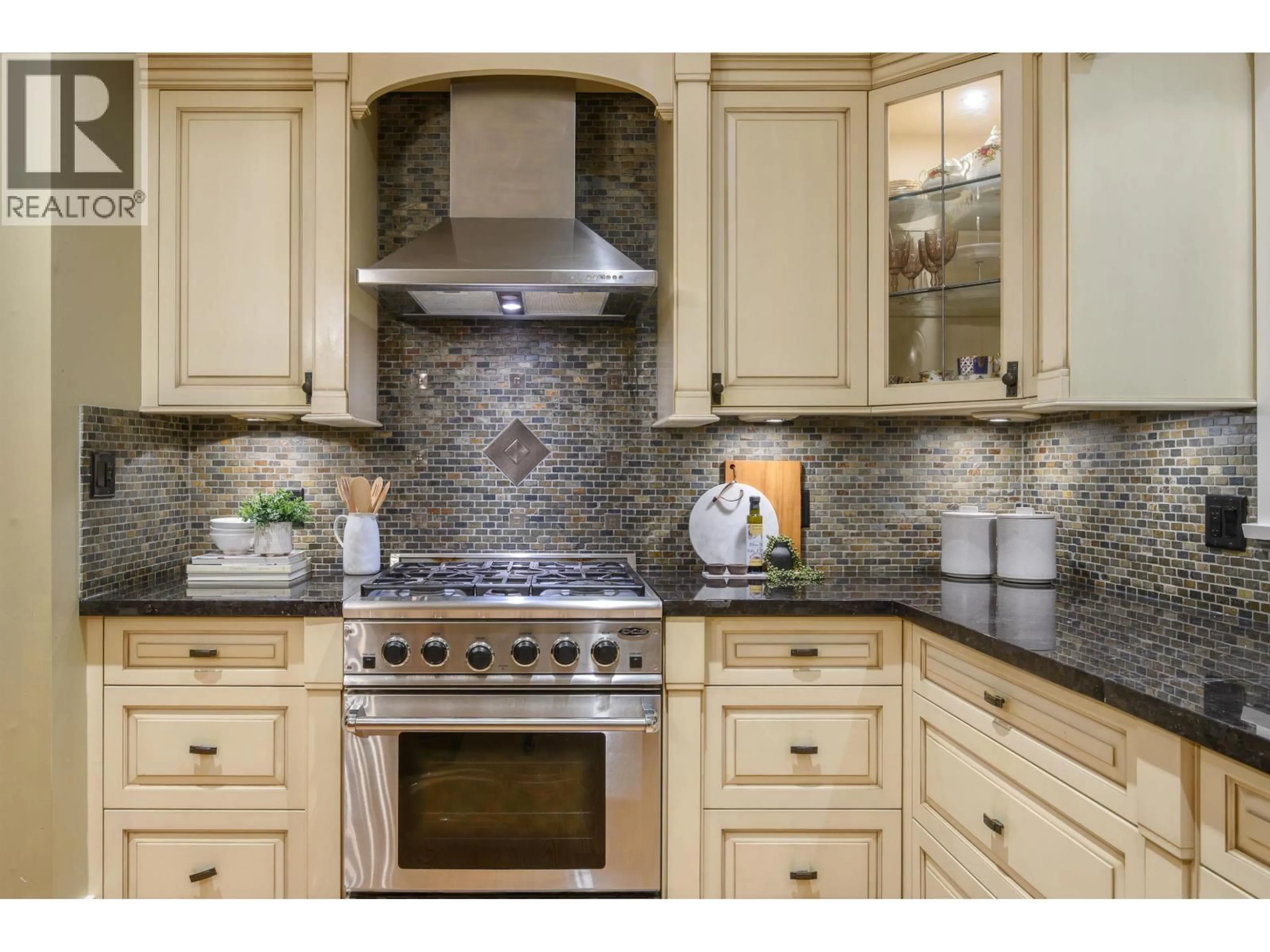 Contemporary kitchen, ceramic/tile floor for 3402 ANNE MACDONALD WAY, North Vancouver British Columbia V7G2S7